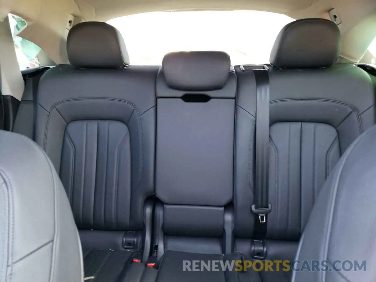 10 fotografías del automóvil dañado WA1ANAFY9L2099056 AUDI Q5 2020