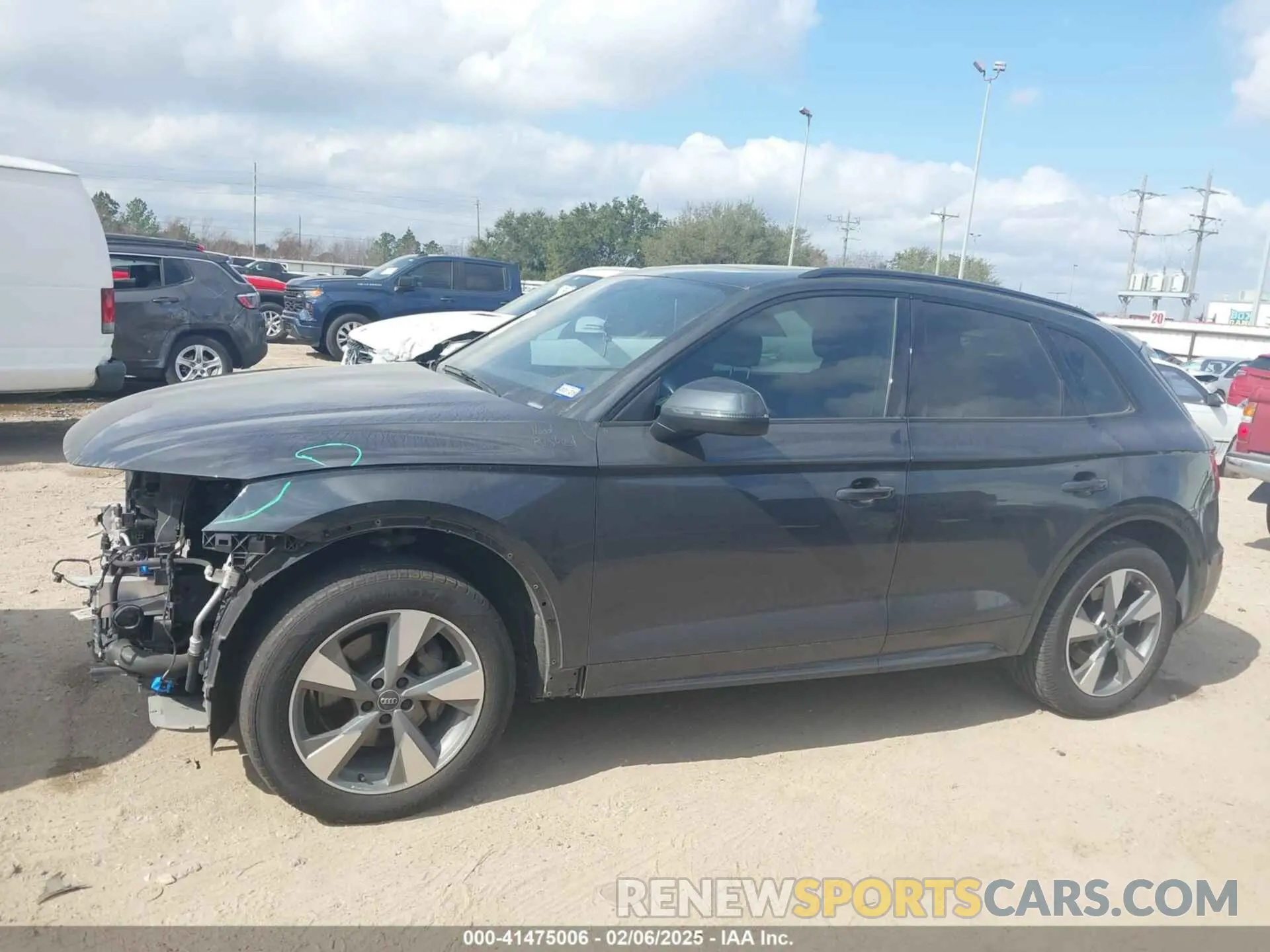 15 fotografías del automóvil dañado WA1ANAFY9L2108404 AUDI Q5 2020