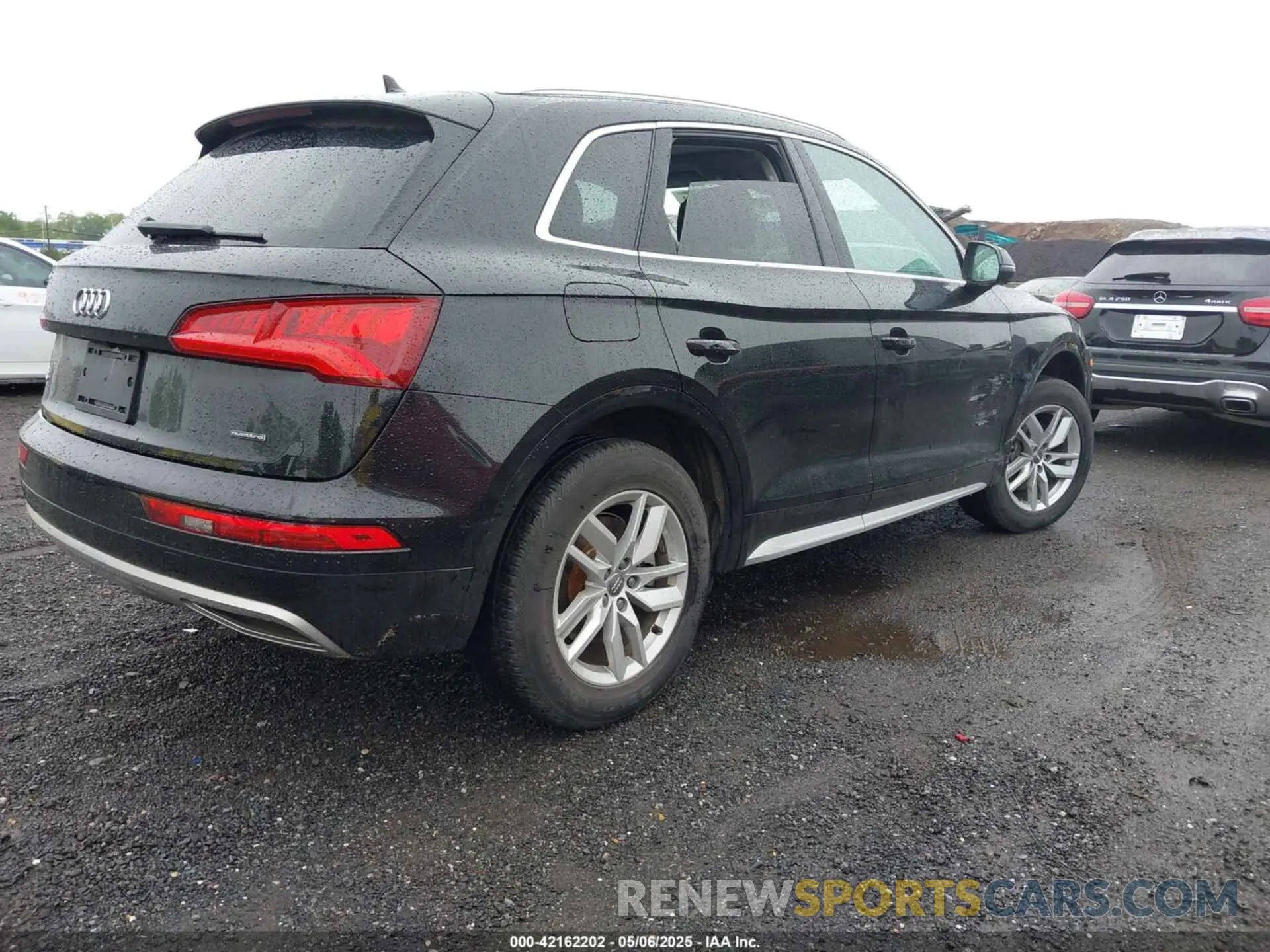 4 fotografías del automóvil dañado WA1ANAFYXL2058158 AUDI Q5 2020
