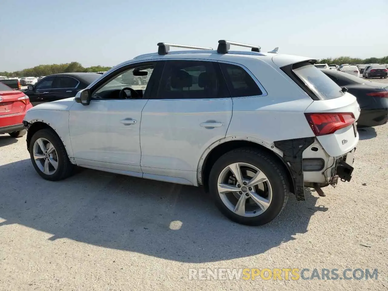 2 fotografías del automóvil dañado WA1BNAFY0L2010432 AUDI Q5 2020