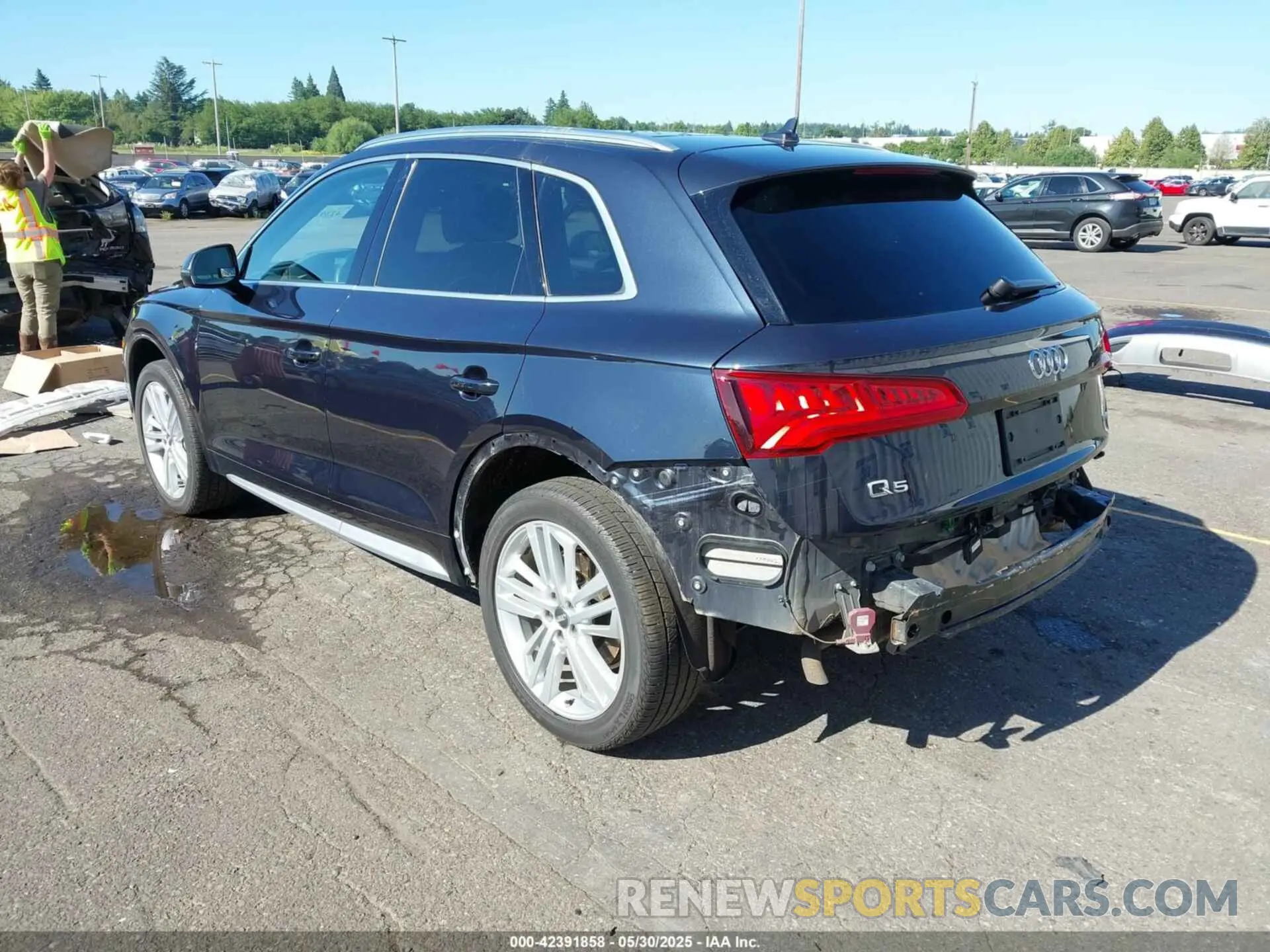 3 fotografías del automóvil dañado WA1BNAFY0L2020863 AUDI Q5 2020