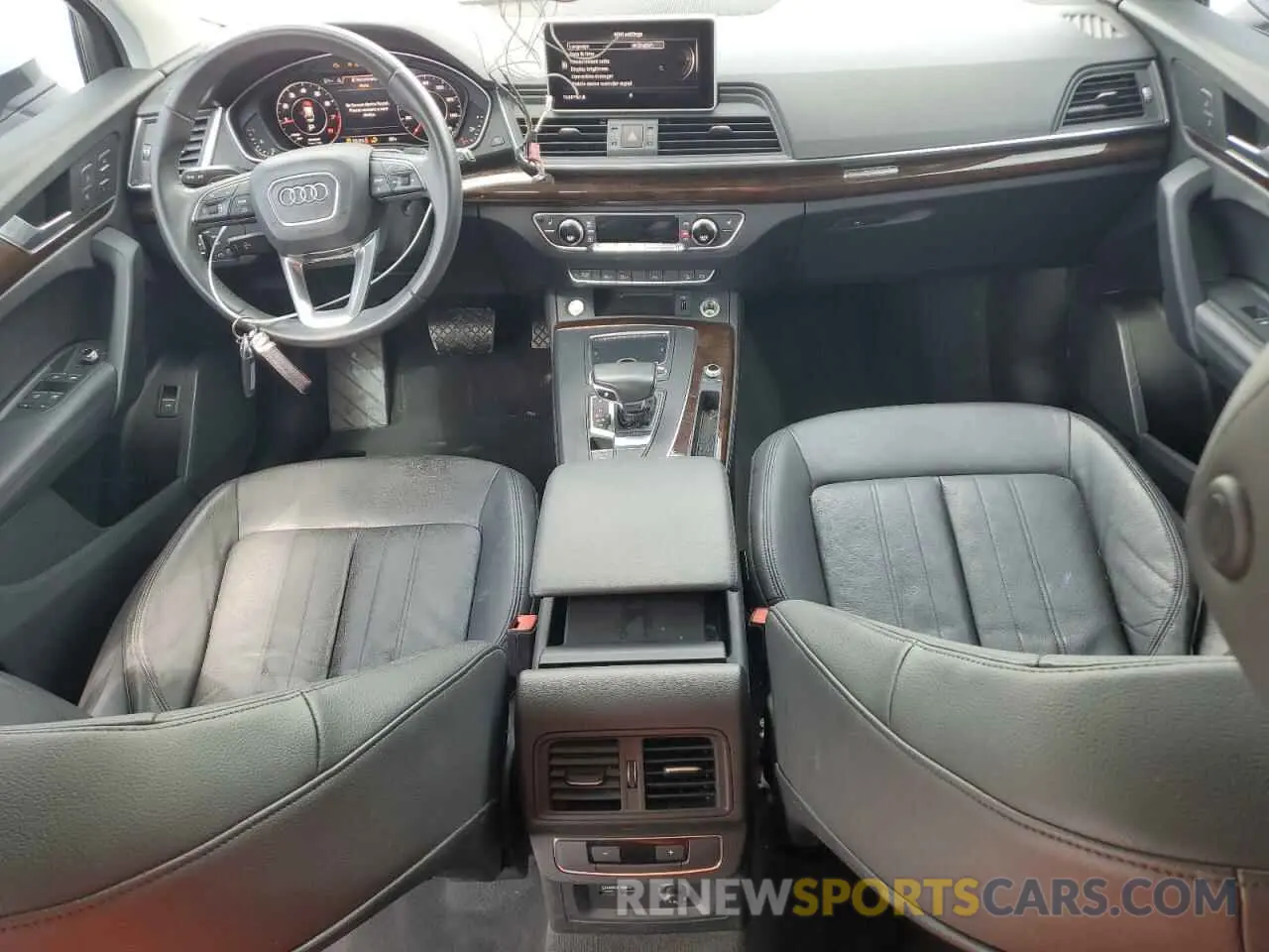 8 fotografías del automóvil dañado WA1BNAFY2L2054786 AUDI Q5 2020