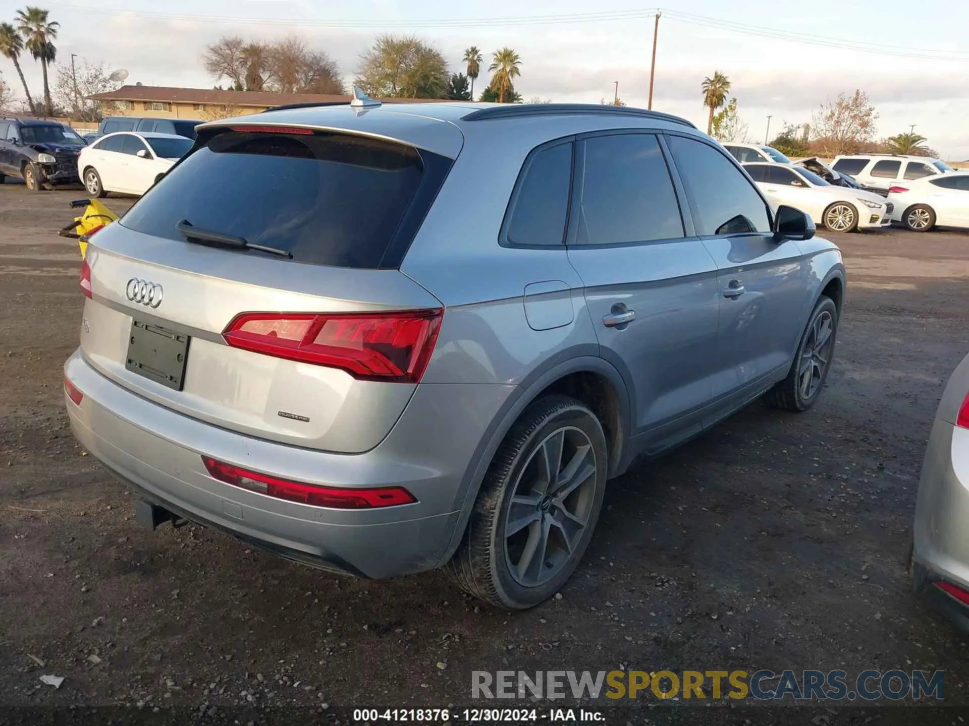 4 fotografías del automóvil dañado WA1BNAFY2L2063164 AUDI Q5 2020