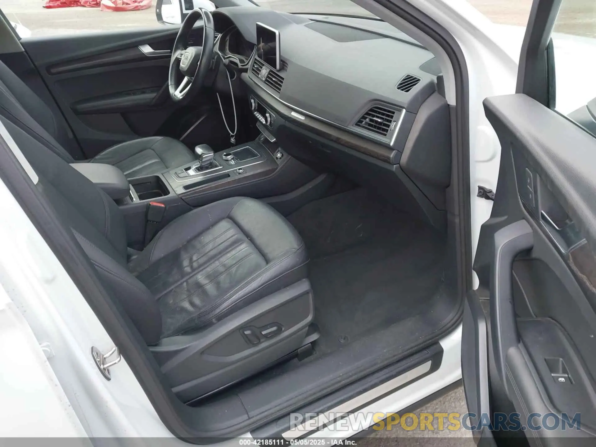 5 fotografías del automóvil dañado WA1BNAFY3L2098991 AUDI Q5 2020