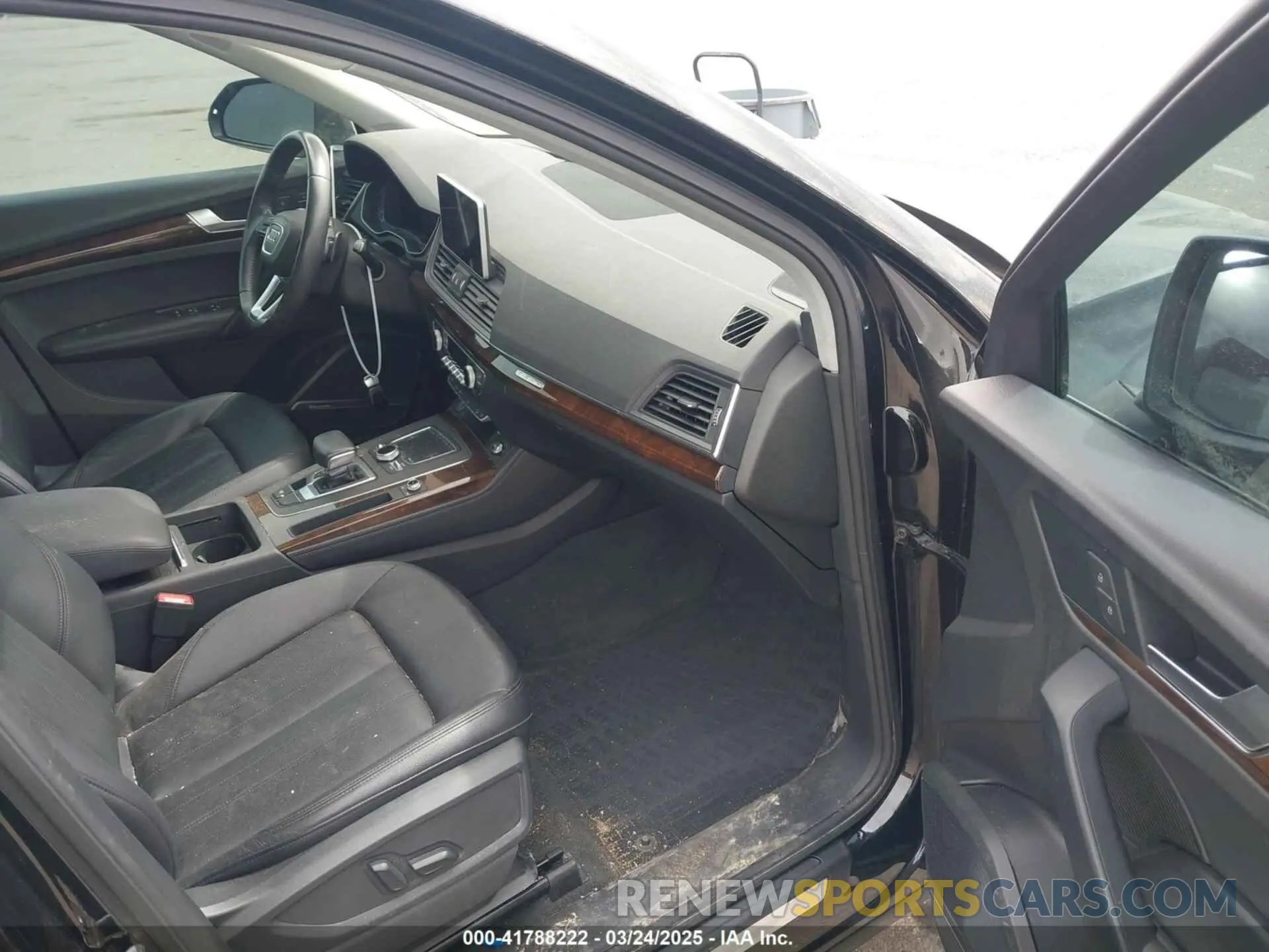 5 fotografías del automóvil dañado WA1BNAFY4L2006576 AUDI Q5 2020