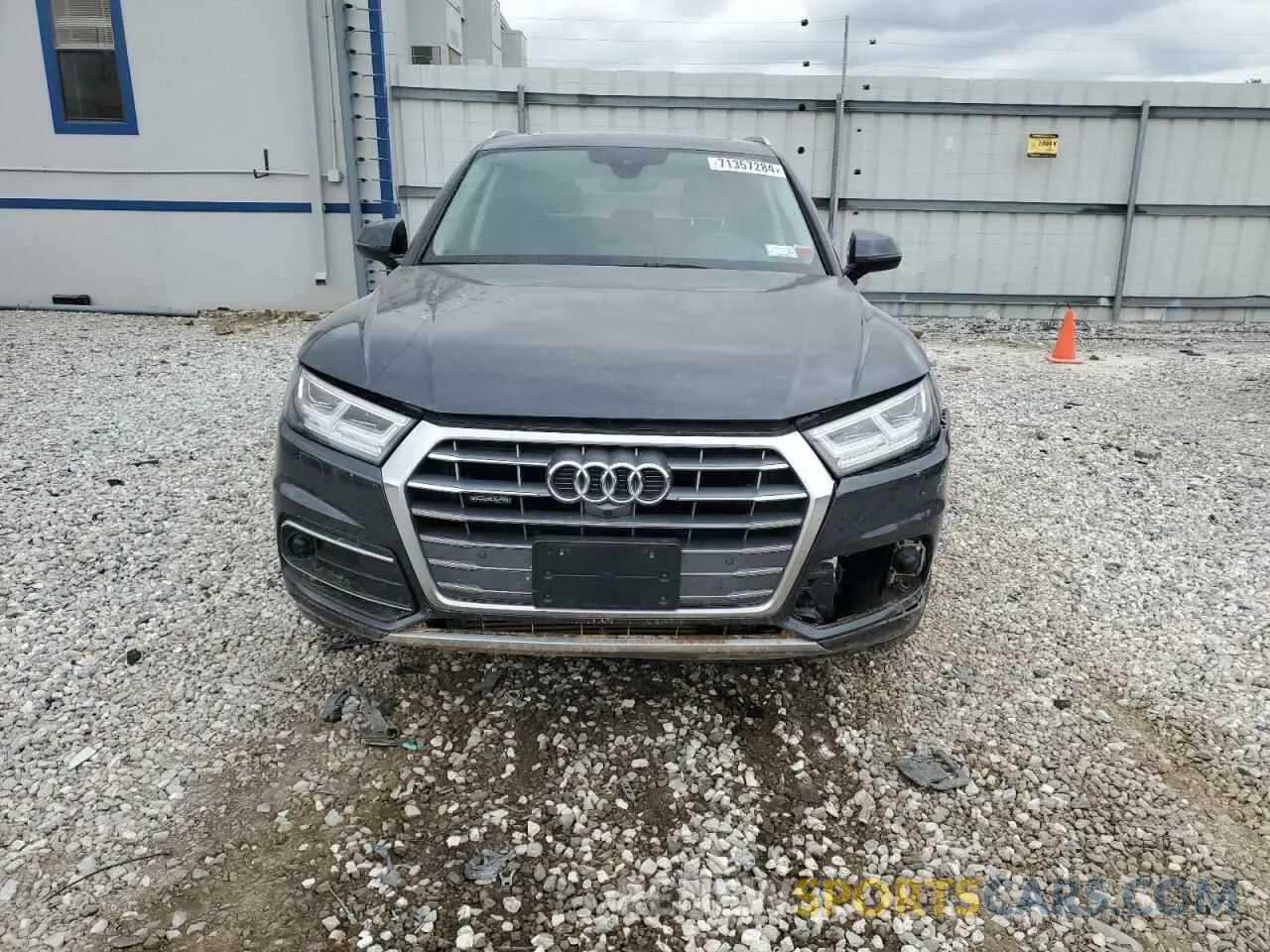 5 fotografías del automóvil dañado WA1CNAFY1L2064830 AUDI Q5 2020