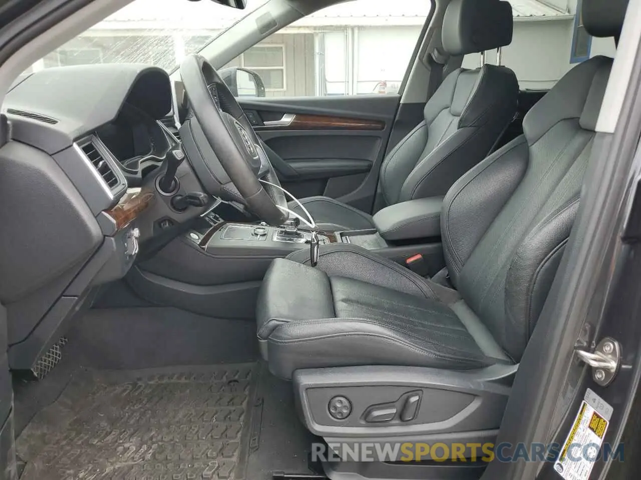 7 fotografías del automóvil dañado WA1CNAFY1L2064830 AUDI Q5 2020