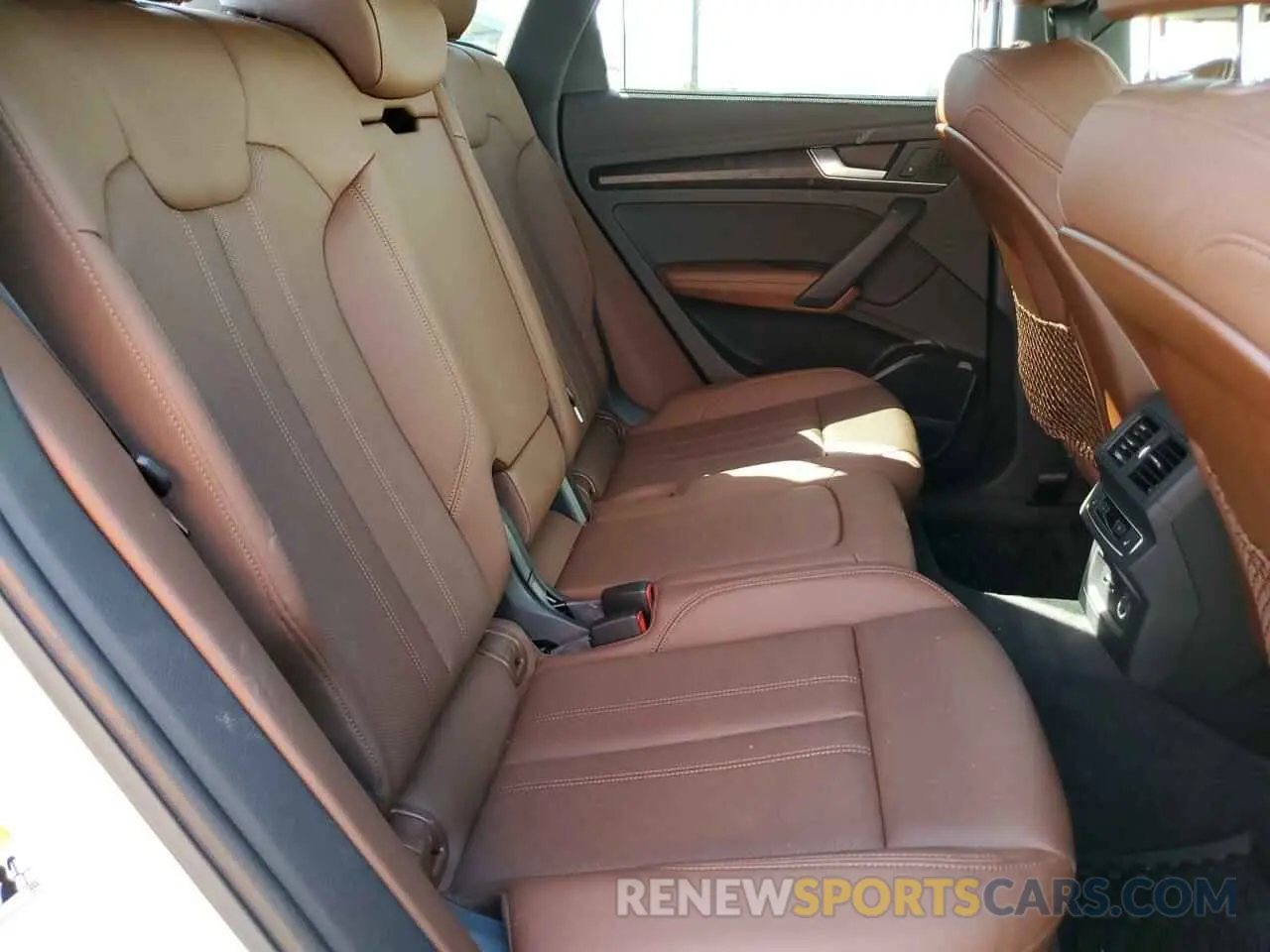 10 fotografías del automóvil dañado WA1CNAFY2L2086450 AUDI Q5 2020