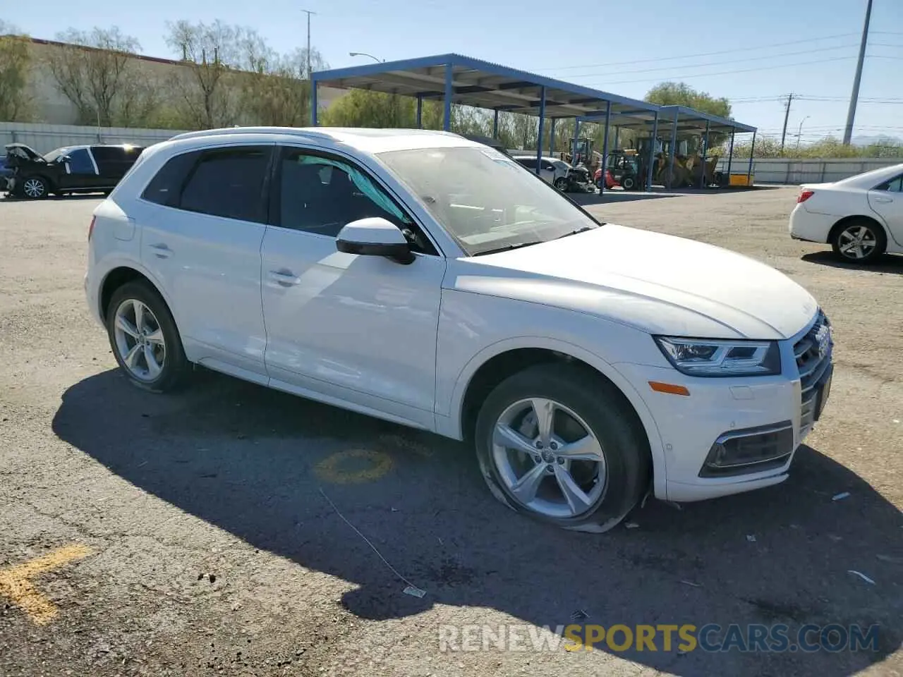 4 fotografías del automóvil dañado WA1CNAFY2L2086450 AUDI Q5 2020