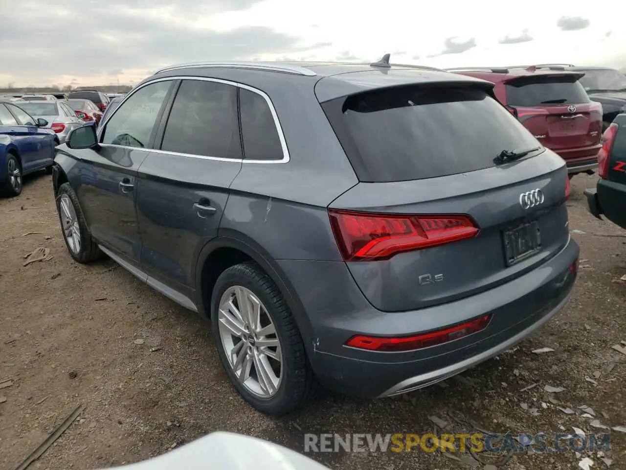 2 fotografías del automóvil dañado WA1CNAFY5L2001035 AUDI Q5 2020