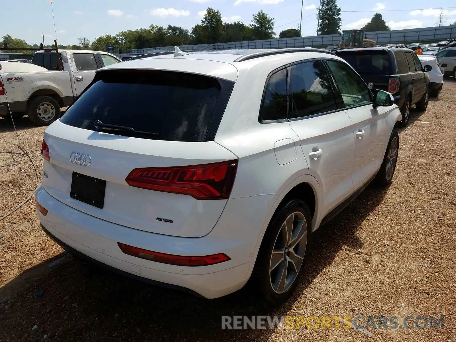 4 fotografías del automóvil dañado WA1CNAFY7L2078781 AUDI Q5 2020