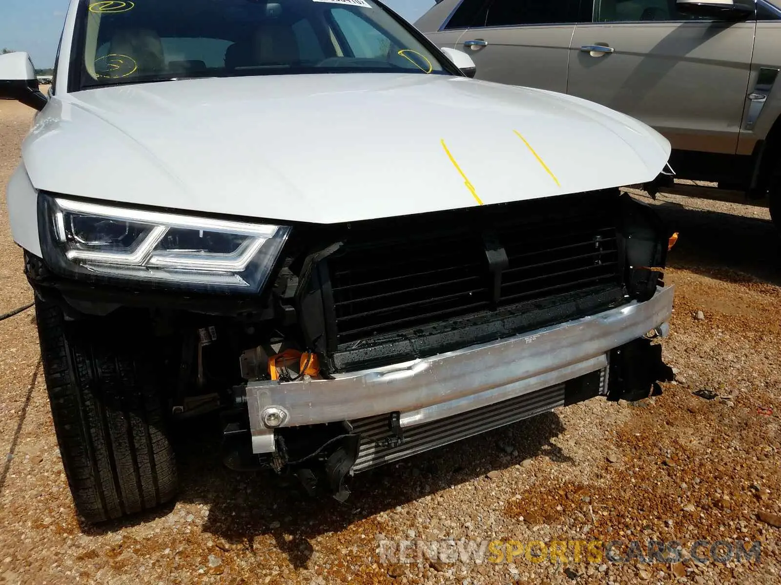 9 fotografías del automóvil dañado WA1CNAFY7L2078781 AUDI Q5 2020