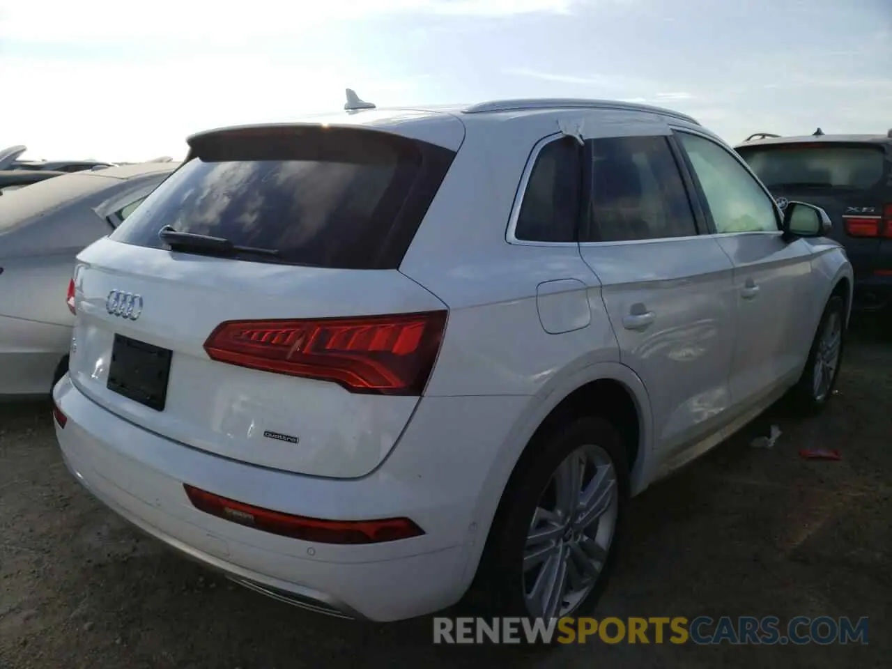 4 fotografías del automóvil dañado WA1CNAFY9L2100490 AUDI Q5 2020