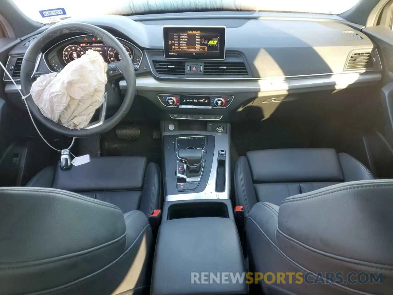 8 fotografías del automóvil dañado WA1ENAFY6L2123914 AUDI Q5 2020
