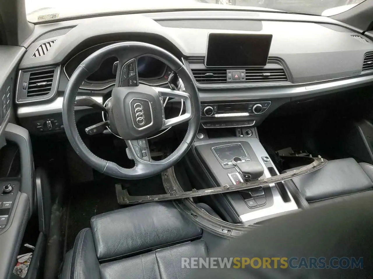 8 fotografías del automóvil dañado WA1ENAFY7L2109987 AUDI Q5 2020