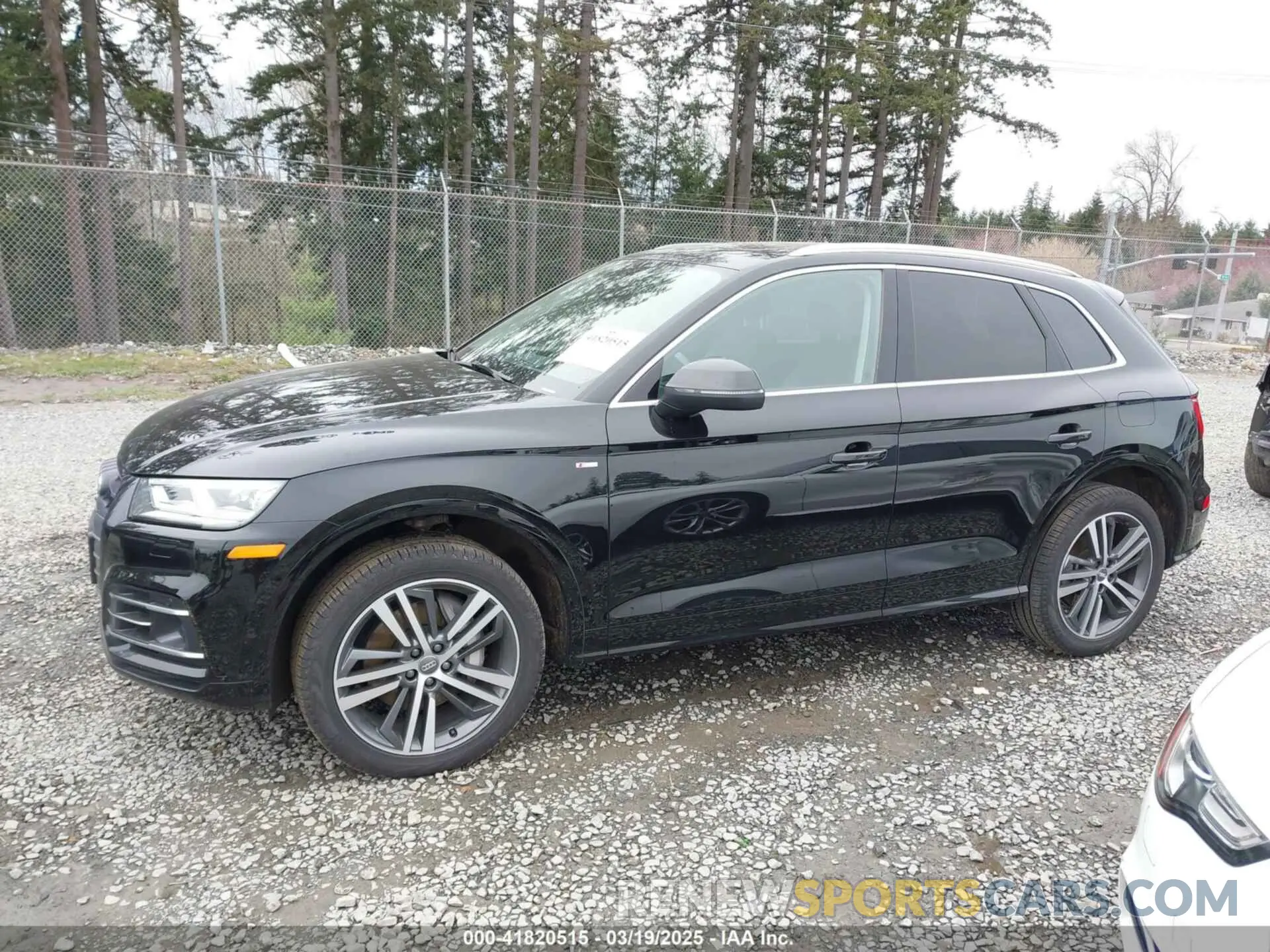 14 fotografías del automóvil dañado WA1F2AFY0L2045966 AUDI Q5 2020