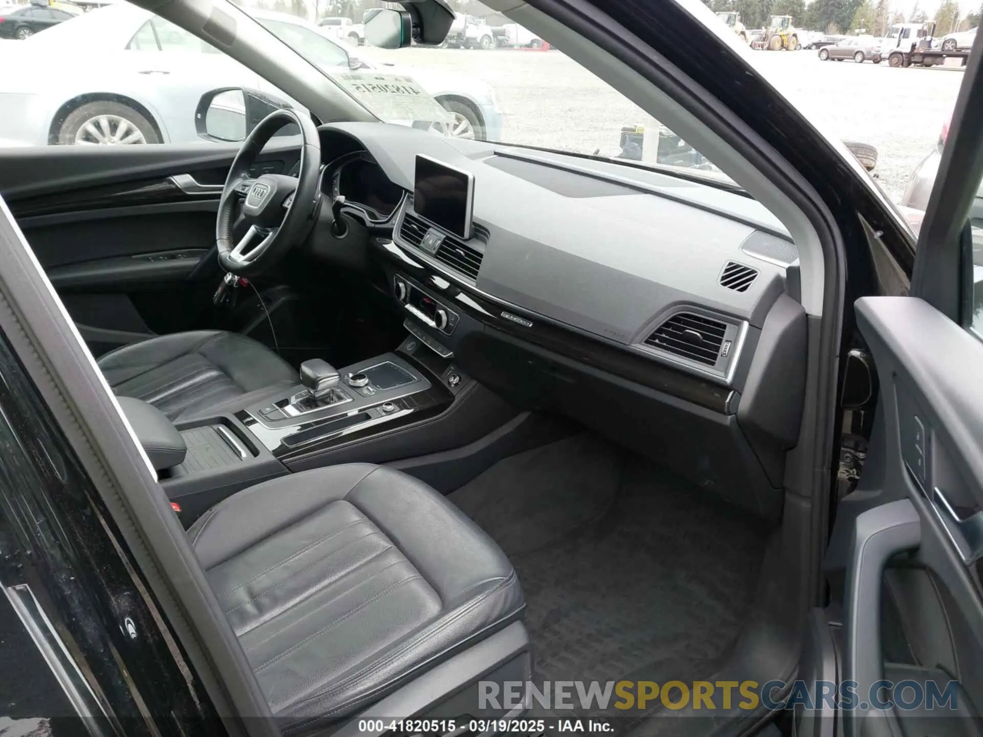 5 fotografías del automóvil dañado WA1F2AFY0L2045966 AUDI Q5 2020