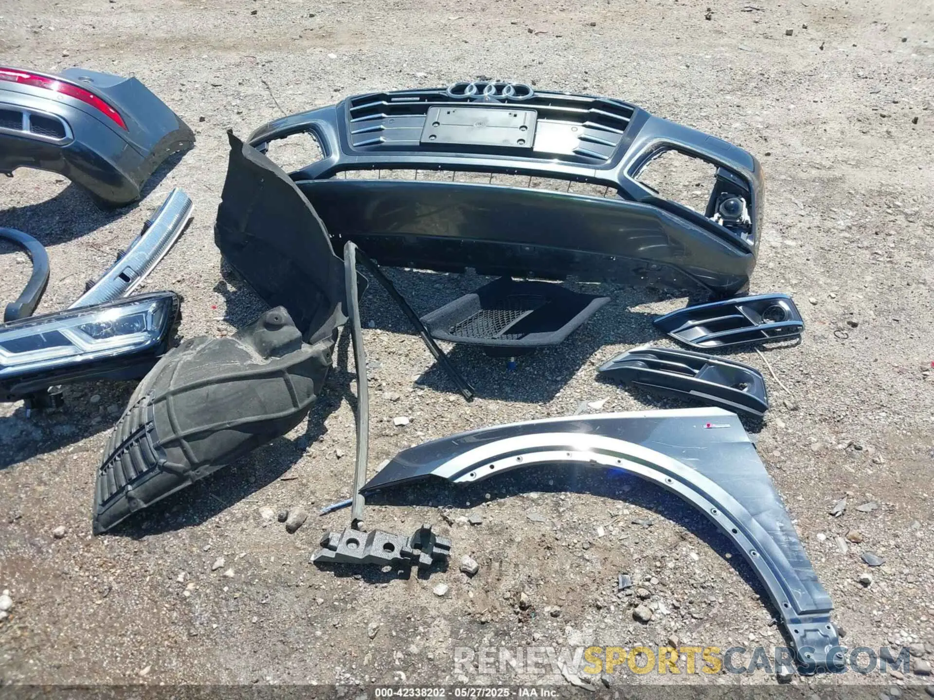 12 fotografías del automóvil dañado WA1F2AFY3L2112446 AUDI Q5 2020