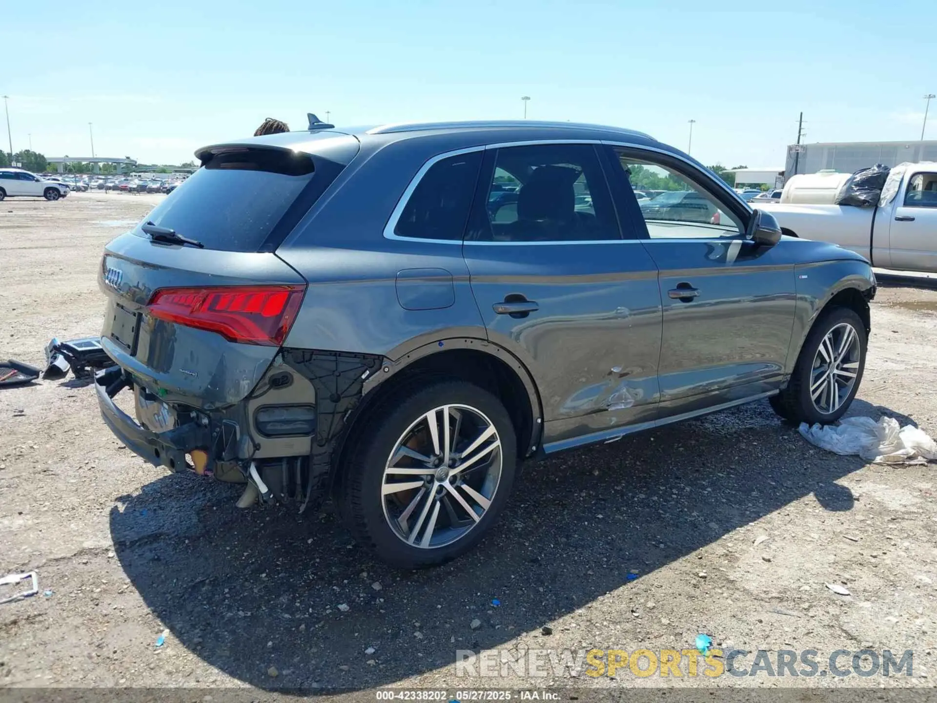 4 fotografías del automóvil dañado WA1F2AFY3L2112446 AUDI Q5 2020