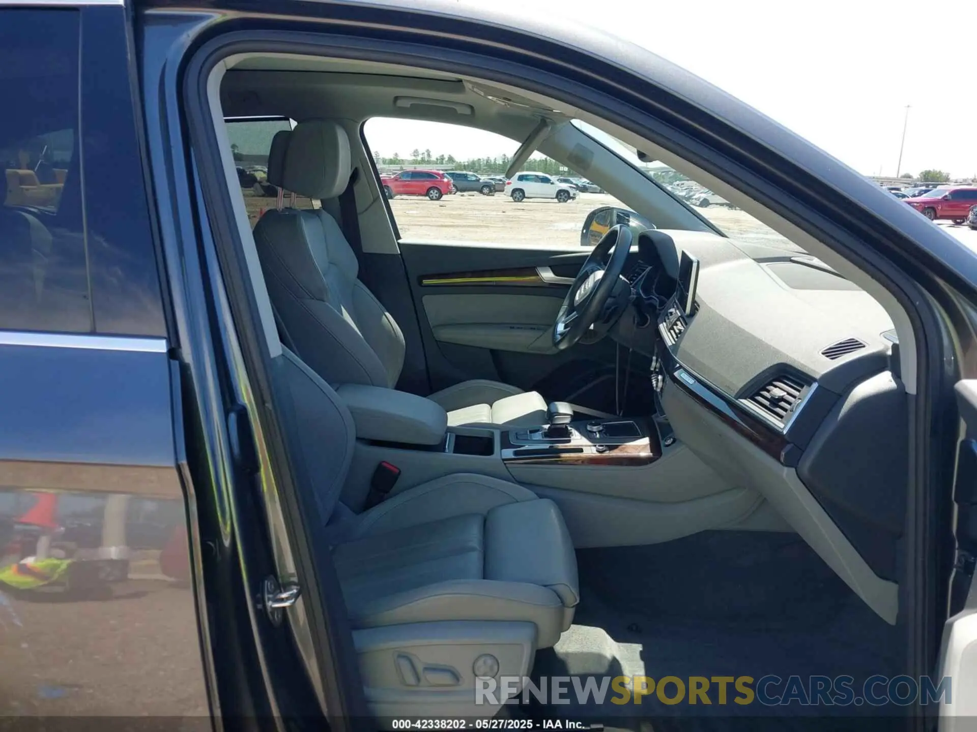 5 fotografías del automóvil dañado WA1F2AFY3L2112446 AUDI Q5 2020