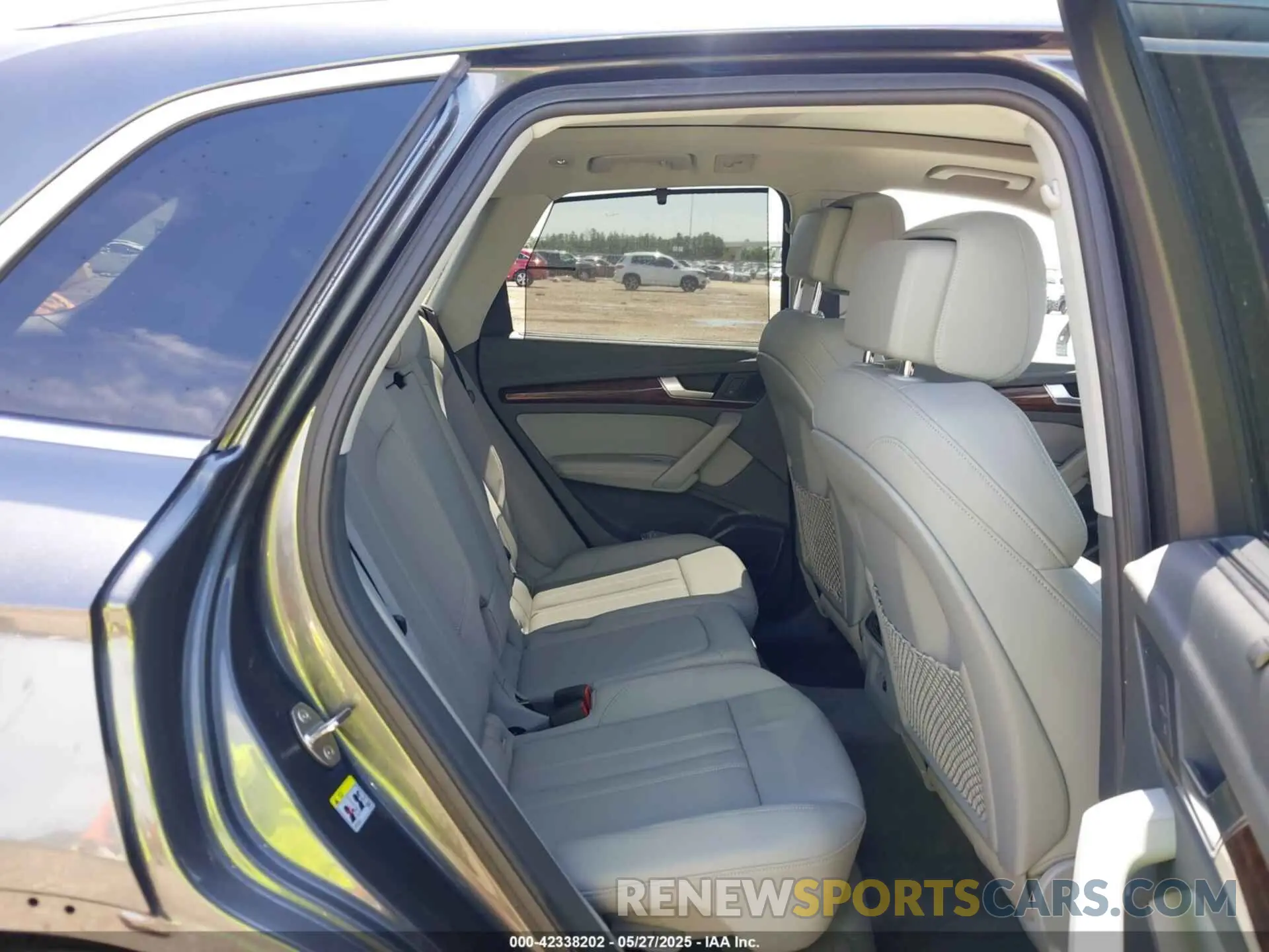 8 fotografías del automóvil dañado WA1F2AFY3L2112446 AUDI Q5 2020