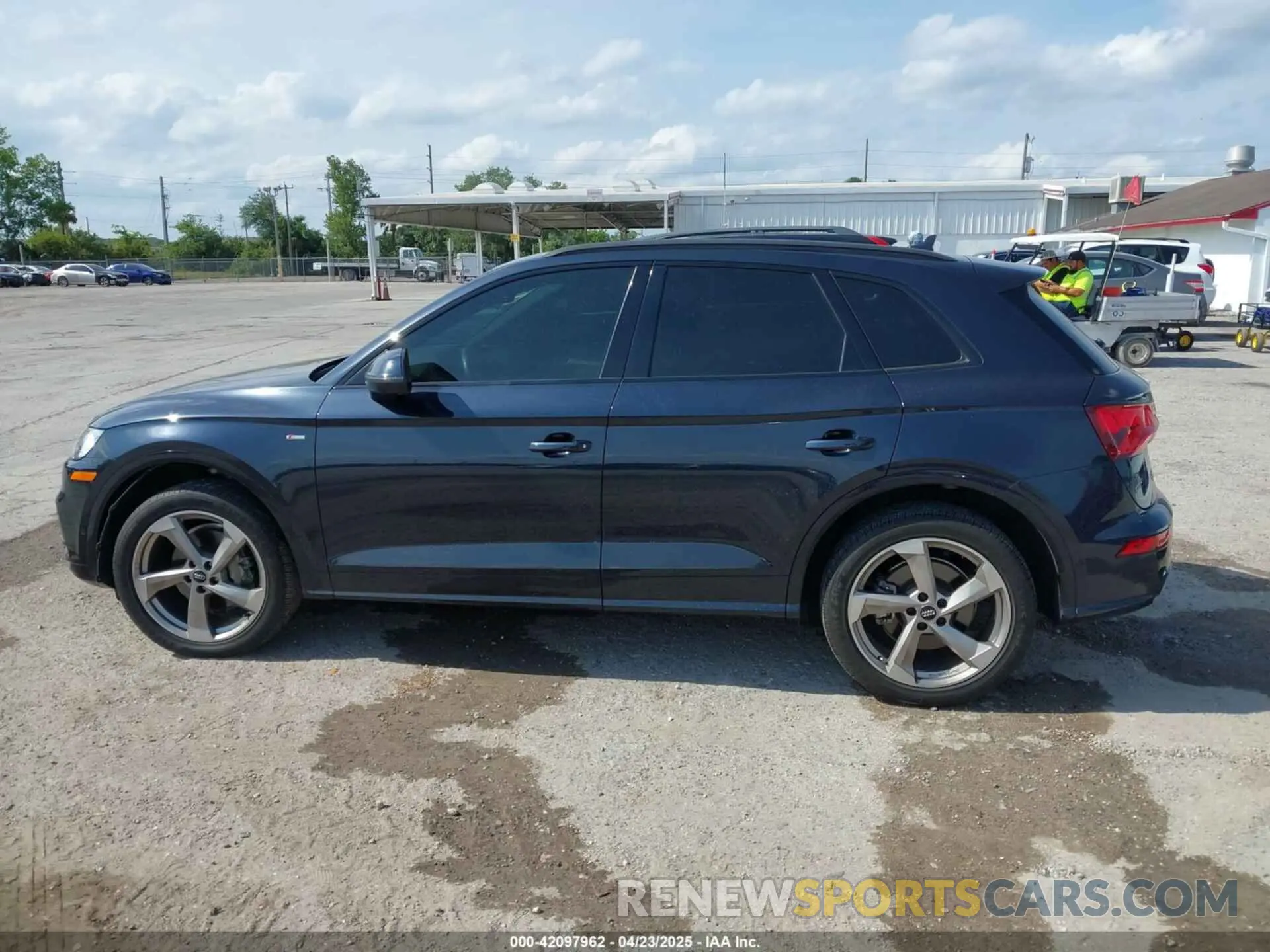 14 fotografías del automóvil dañado WA1FNAFYXL2093983 AUDI Q5 2020