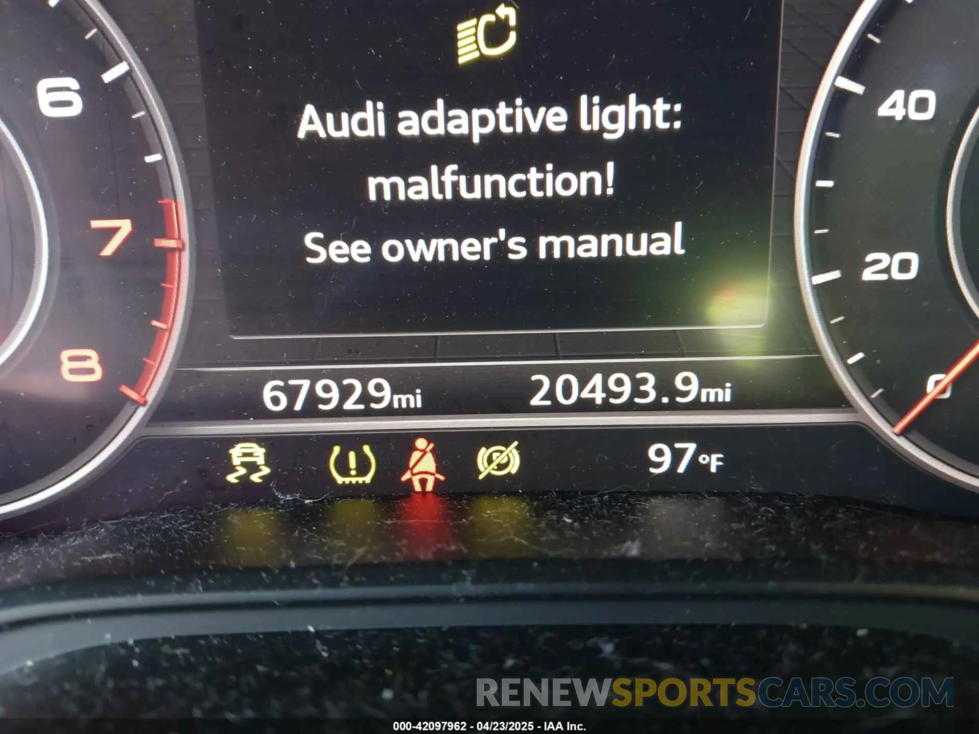 15 fotografías del automóvil dañado WA1FNAFYXL2093983 AUDI Q5 2020