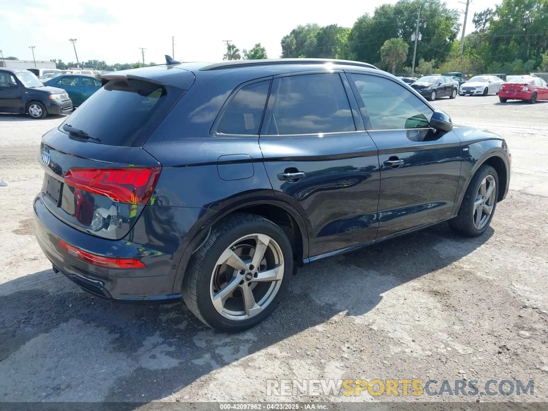 4 fotografías del automóvil dañado WA1FNAFYXL2093983 AUDI Q5 2020
