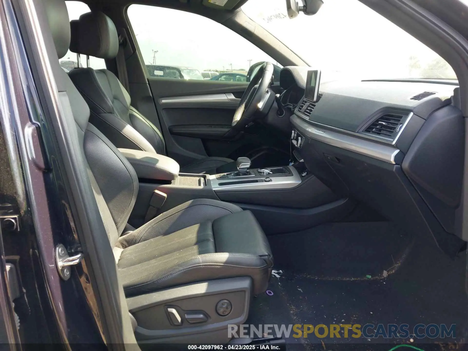 5 fotografías del automóvil dañado WA1FNAFYXL2093983 AUDI Q5 2020