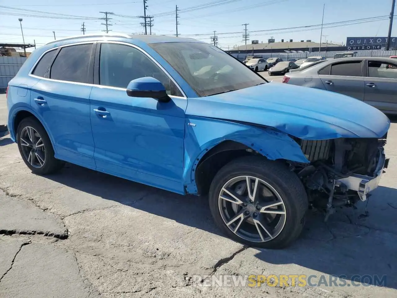 4 fotografías del automóvil dañado WA1G2AFY9L2048790 AUDI Q5 2020