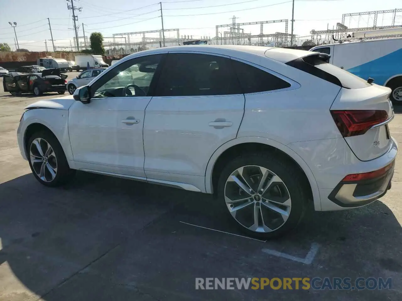 2 fotografías del automóvil dañado WA15AAFY0M2118303 AUDI Q5 2021