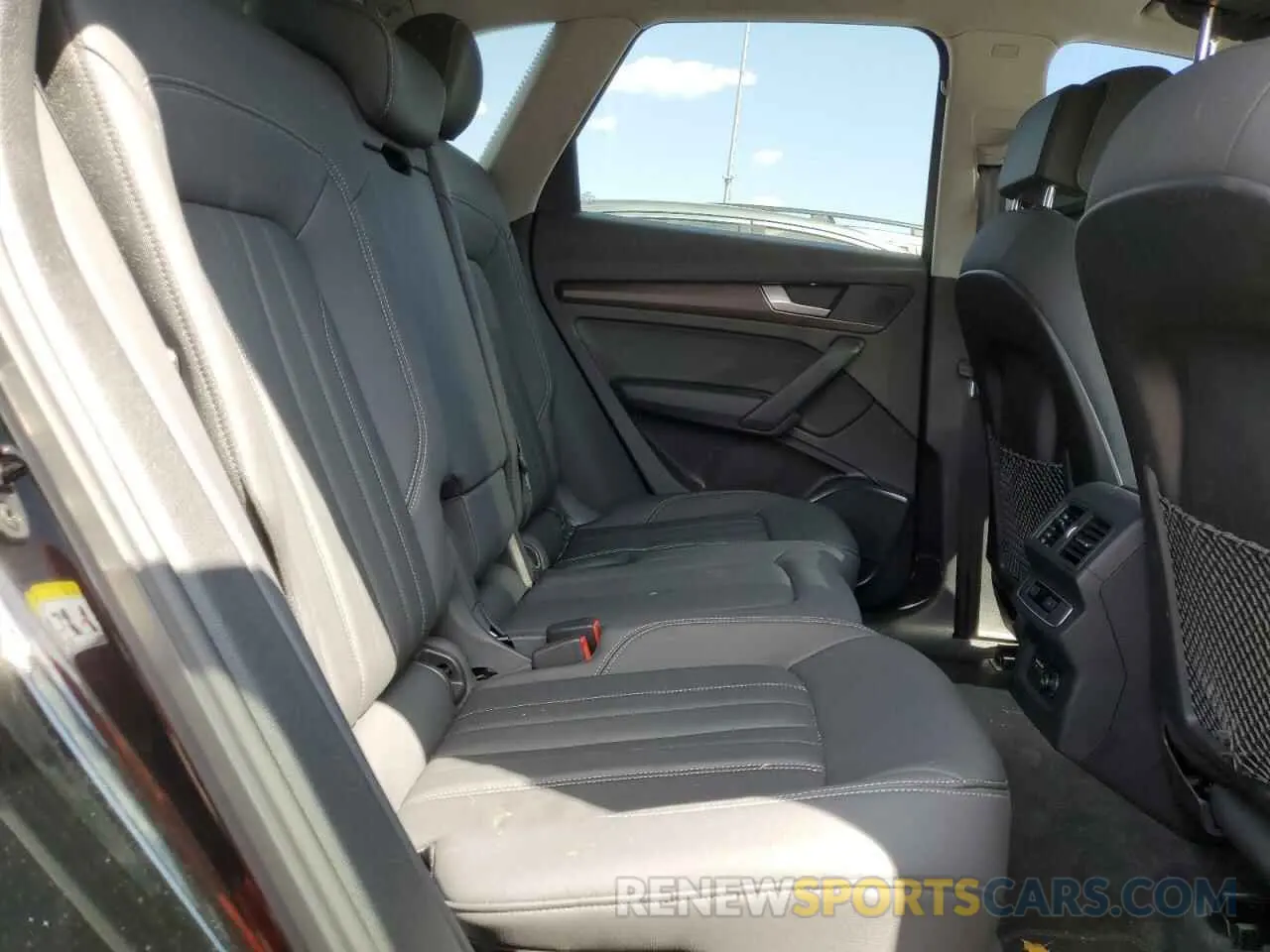 11 fotografías del automóvil dañado WA1AAAFY0M2093580 AUDI Q5 2021