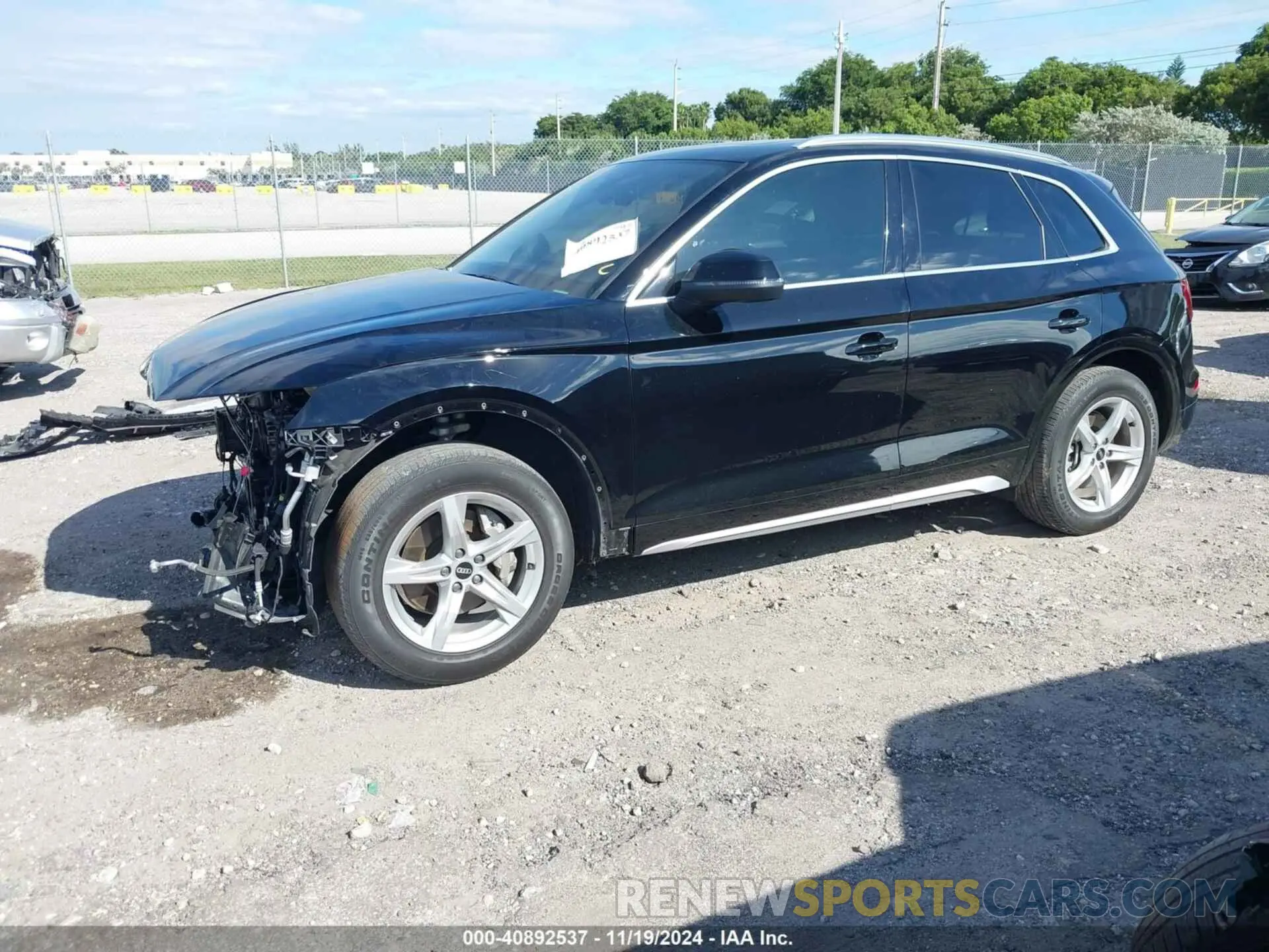 2 fotografías del automóvil dañado WA1AAAFY1M2075038 AUDI Q5 2021