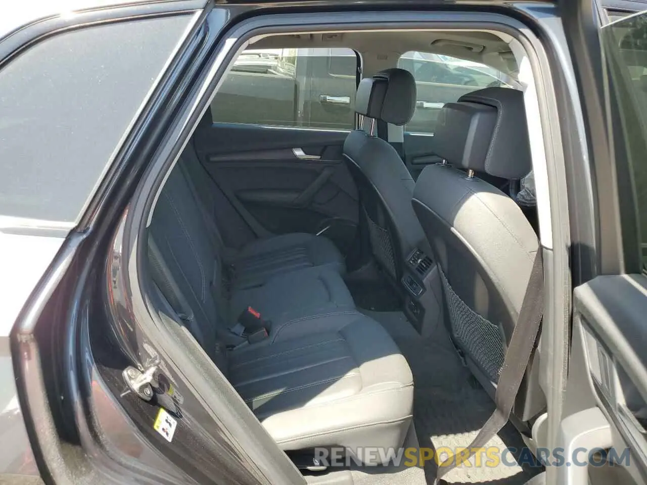 10 fotografías del automóvil dañado WA1AAAFY2M2056417 AUDI Q5 2021