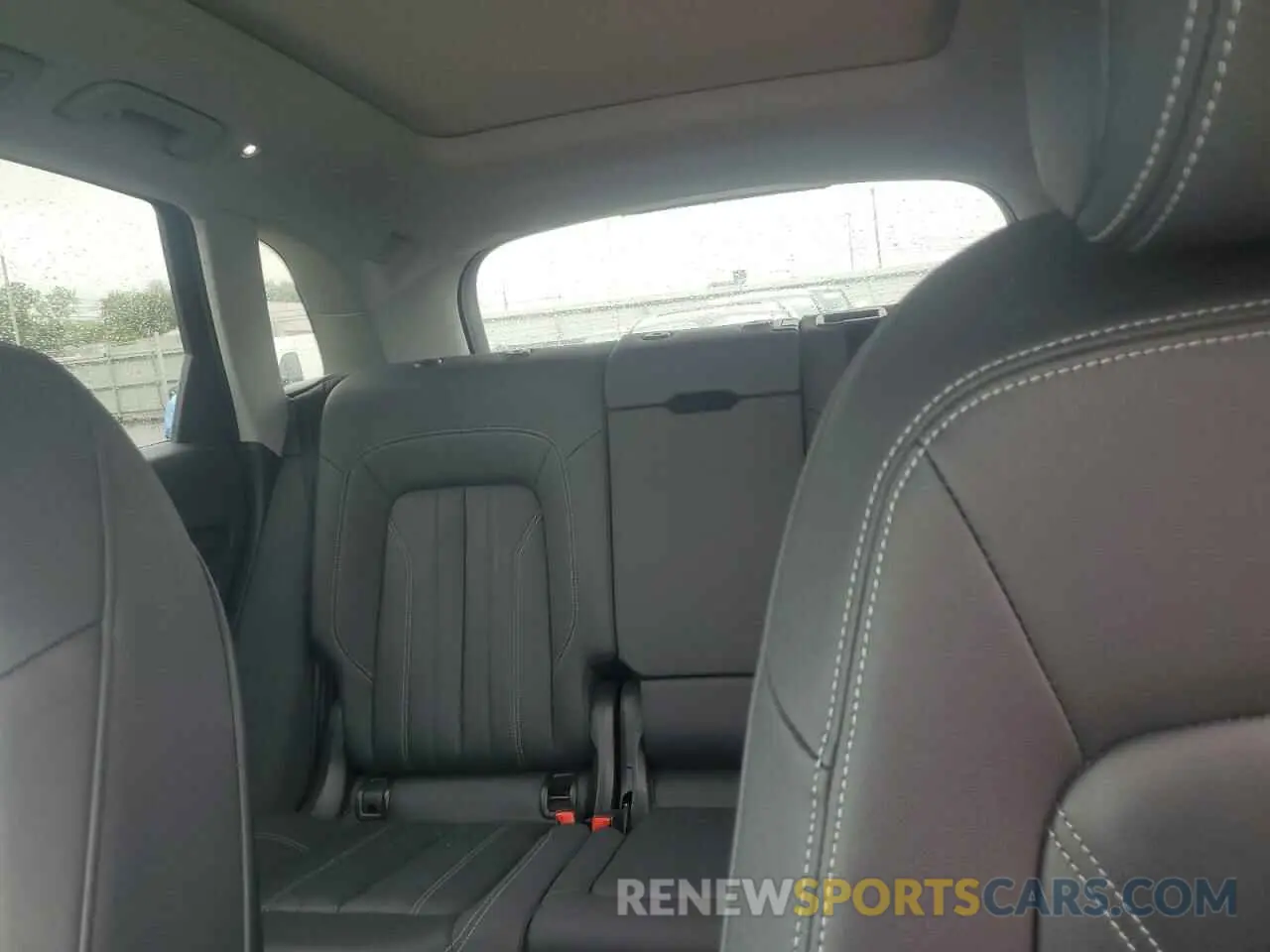 10 fotografías del automóvil dañado WA1AAAFY4M2002990 AUDI Q5 2021