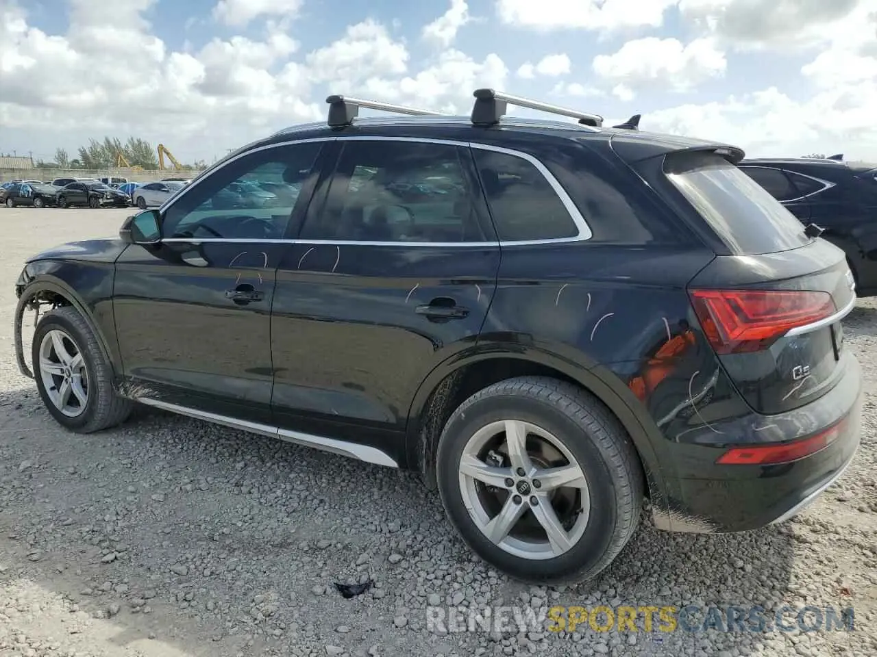 2 fotografías del automóvil dañado WA1AAAFY4M2010832 AUDI Q5 2021