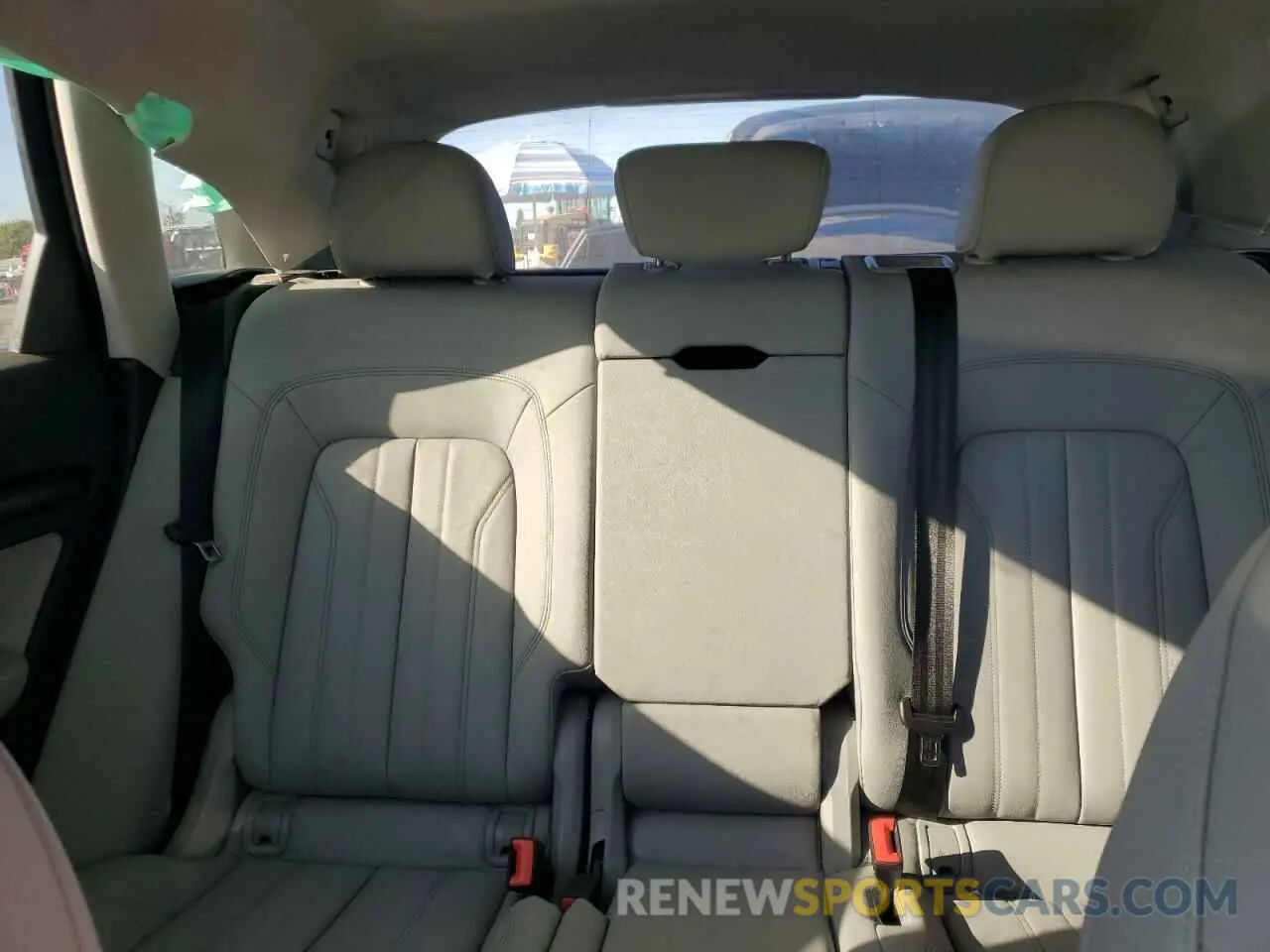 10 fotografías del automóvil dañado WA1AAAFY7M2056378 AUDI Q5 2021