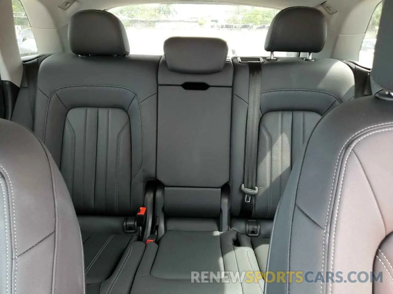 10 fotografías del automóvil dañado WA1AAAFY8M2003575 AUDI Q5 2021