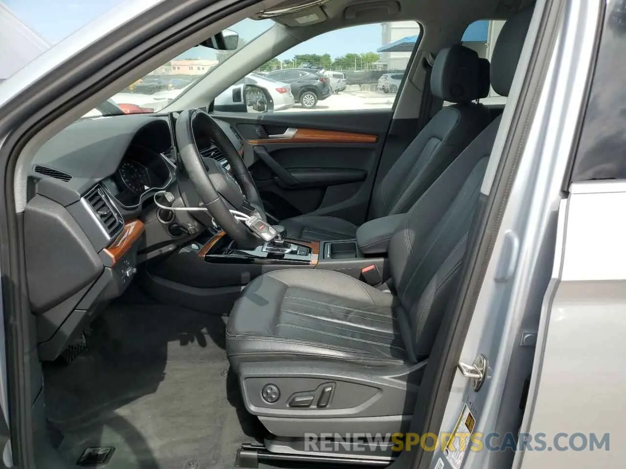 7 fotografías del automóvil dañado WA1AAAFY8M2003575 AUDI Q5 2021