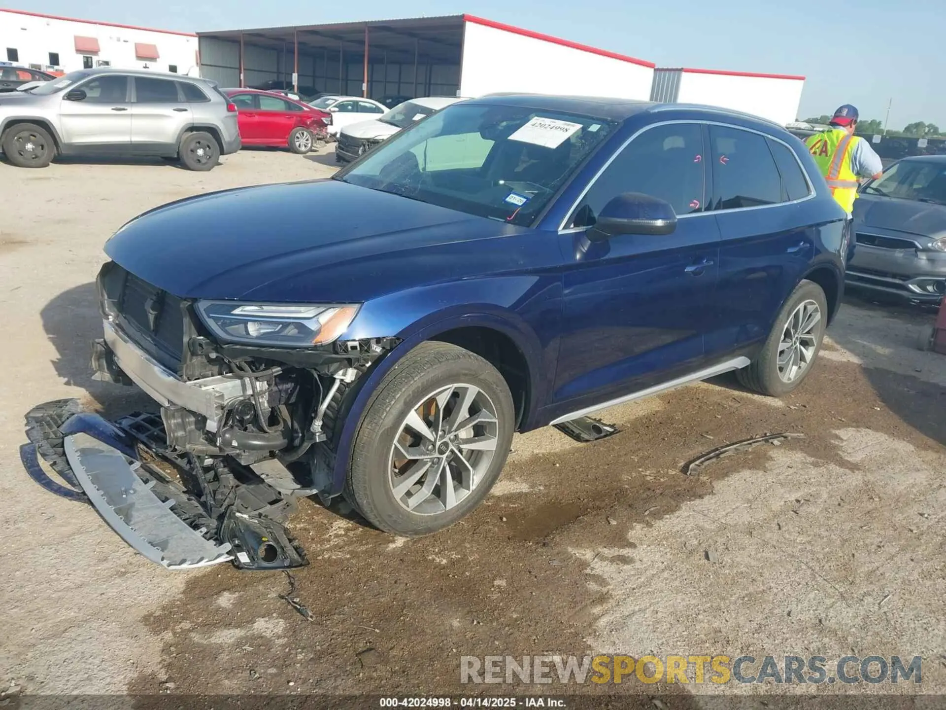 2 fotografías del automóvil dañado WA1AAAFY8M2074985 AUDI Q5 2021