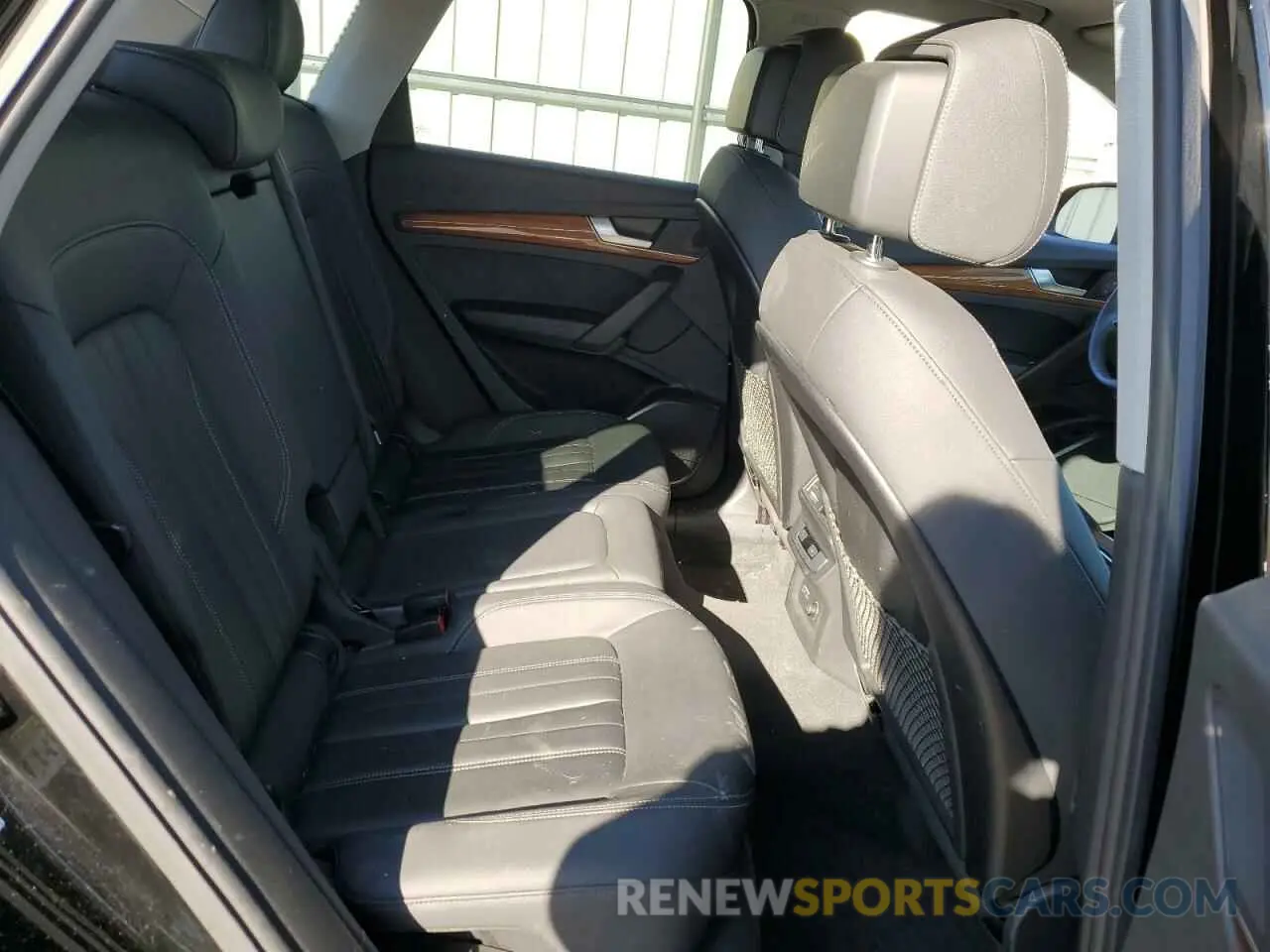 11 fotografías del automóvil dañado WA1AAAFY9M2111834 AUDI Q5 2021