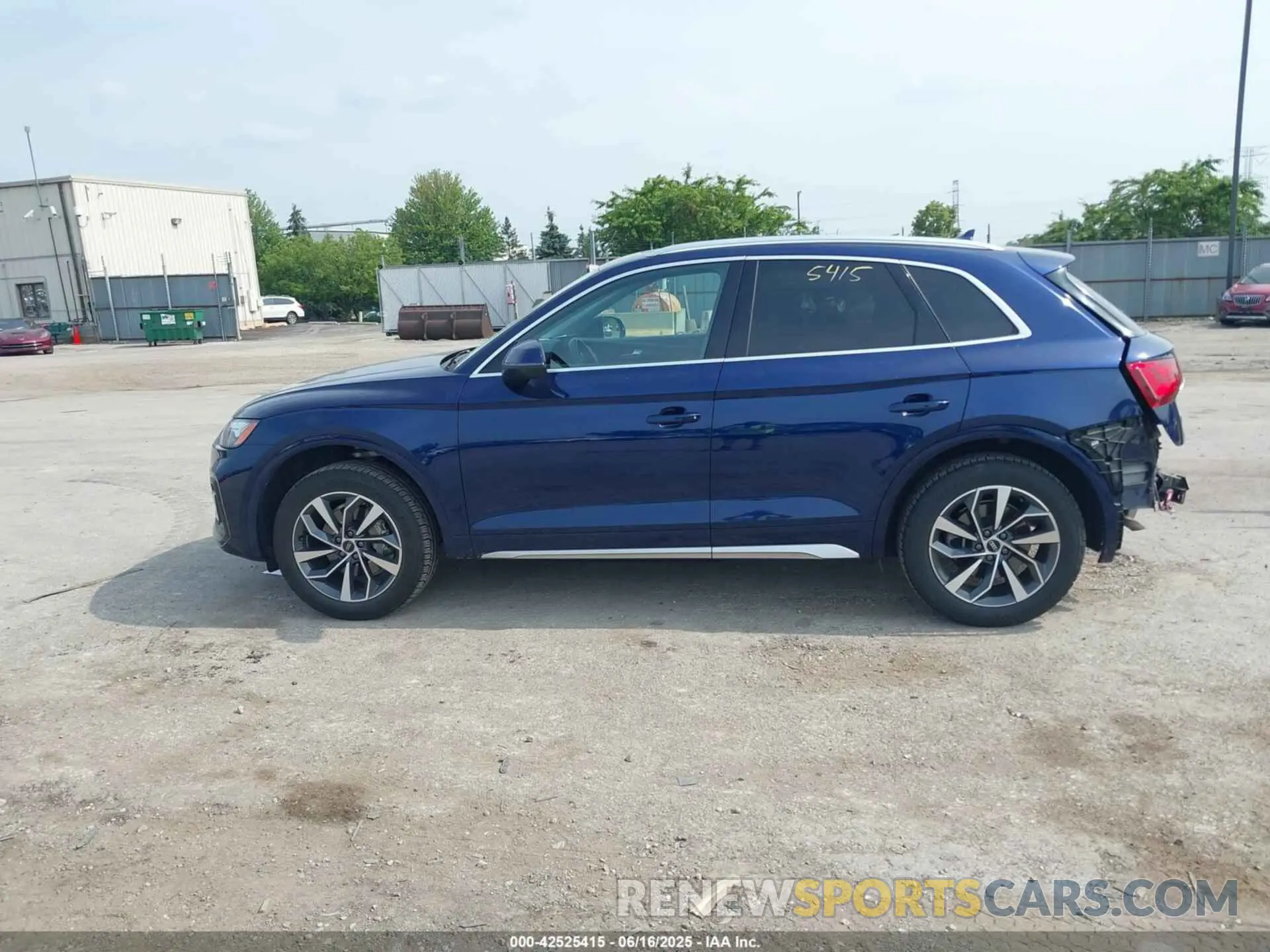 15 fotografías del automóvil dañado WA1AAAFYXM2010852 AUDI Q5 2021