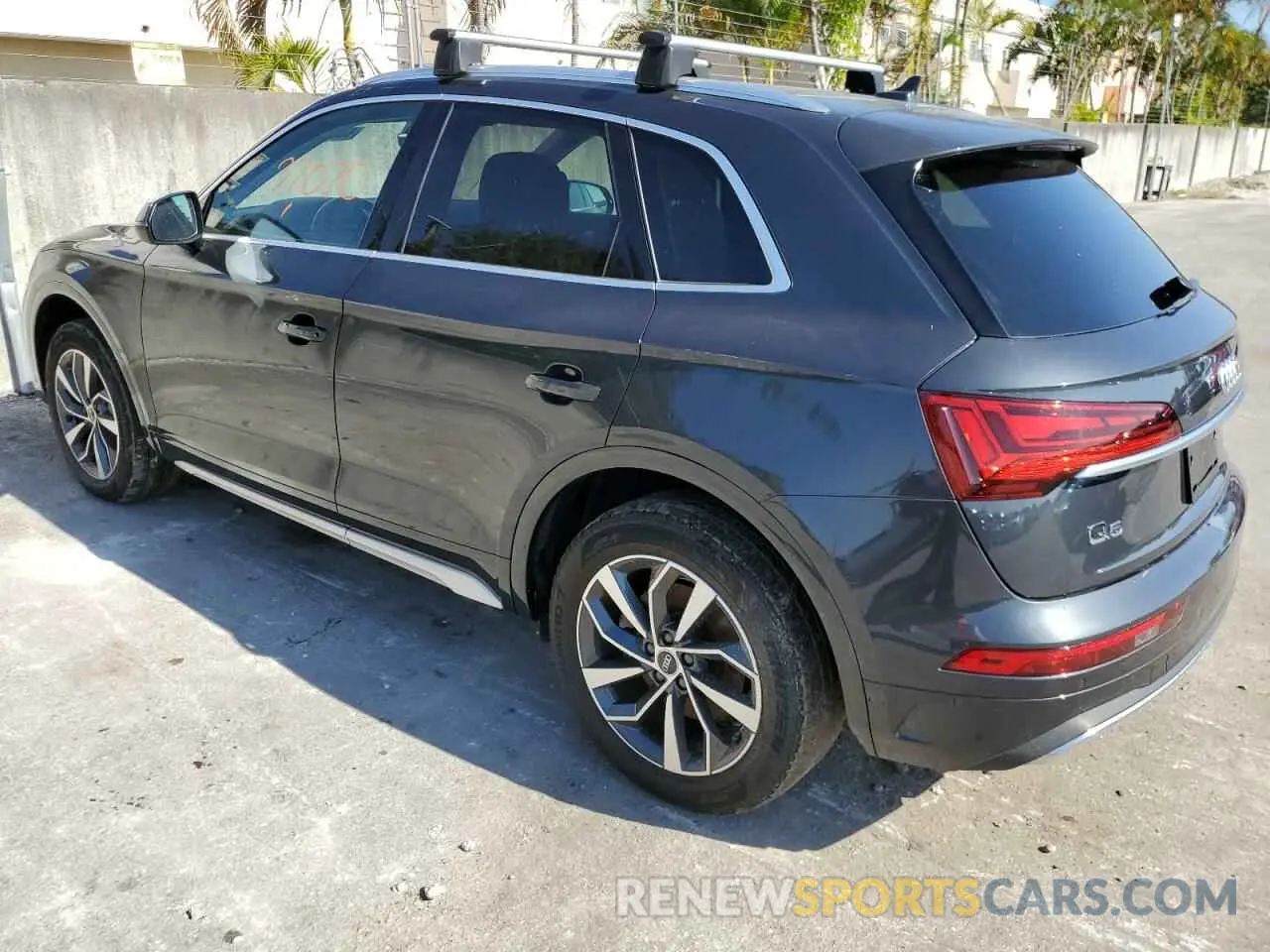 2 fotografías del automóvil dañado WA1BAAFY0M2052628 AUDI Q5 2021