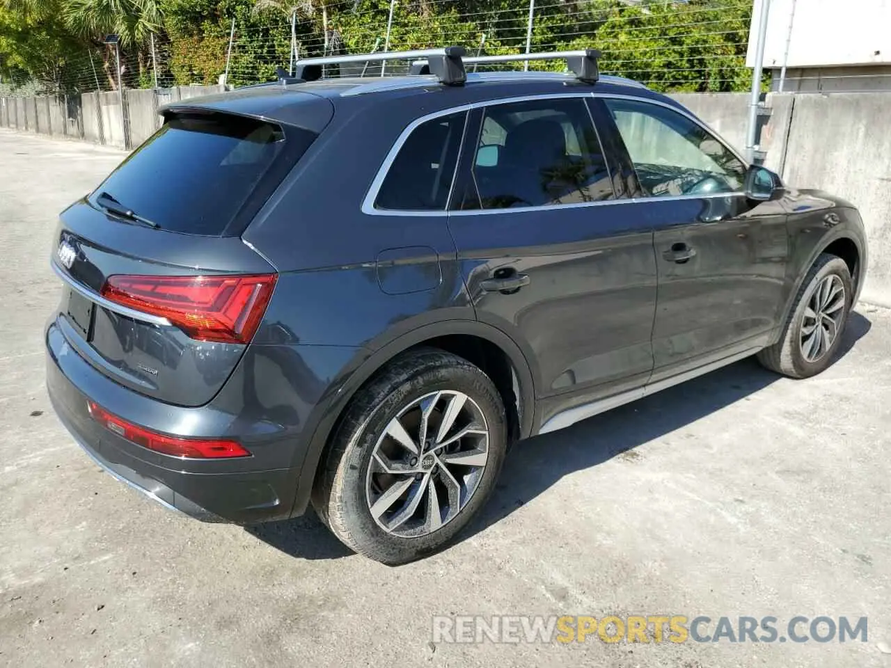 3 fotografías del automóvil dañado WA1BAAFY0M2052628 AUDI Q5 2021