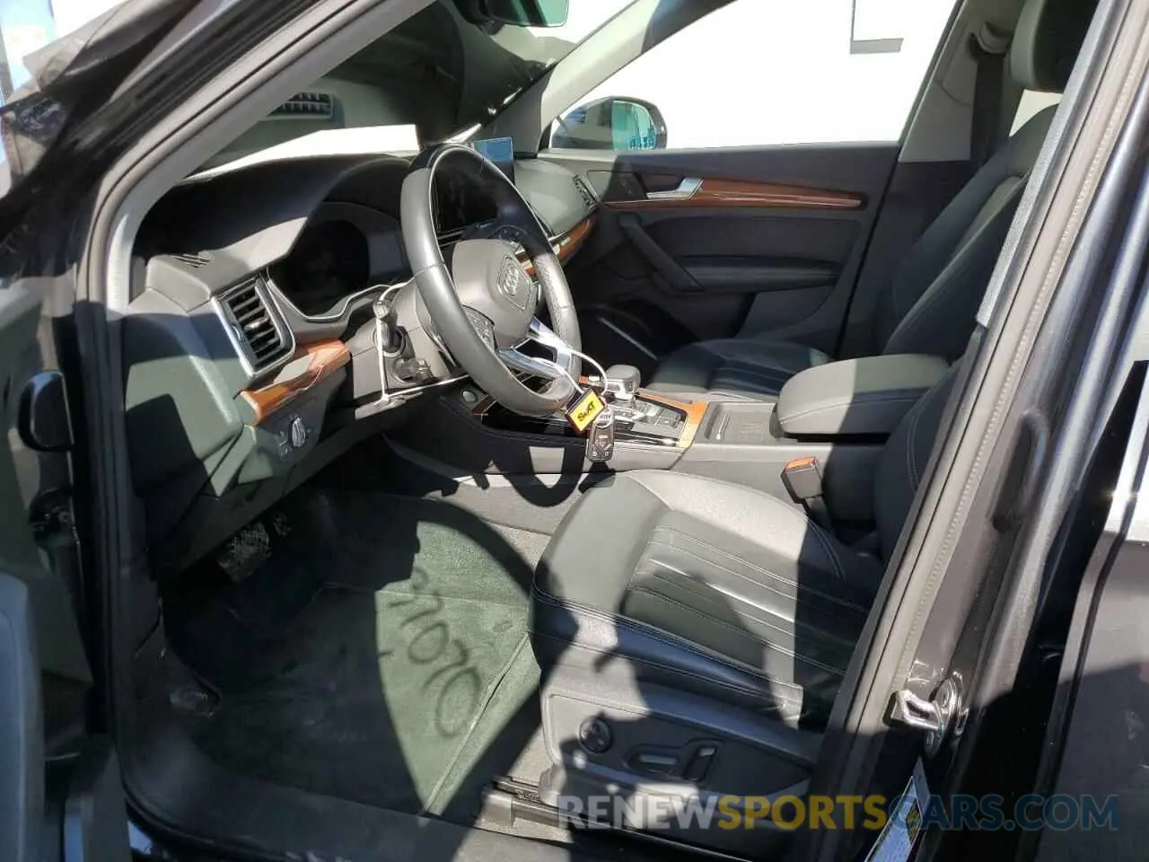 7 fotografías del automóvil dañado WA1BAAFY0M2052628 AUDI Q5 2021