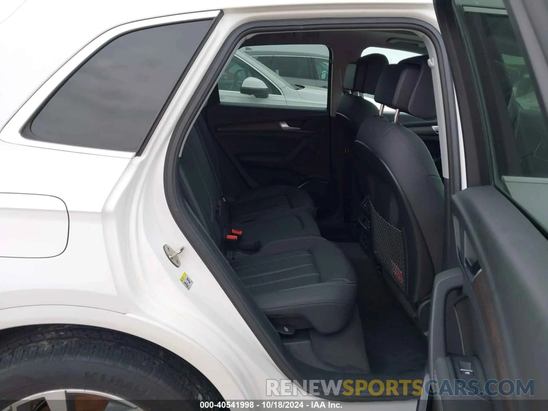 8 fotografías del automóvil dañado WA1BAAFY0M2067937 AUDI Q5 2021