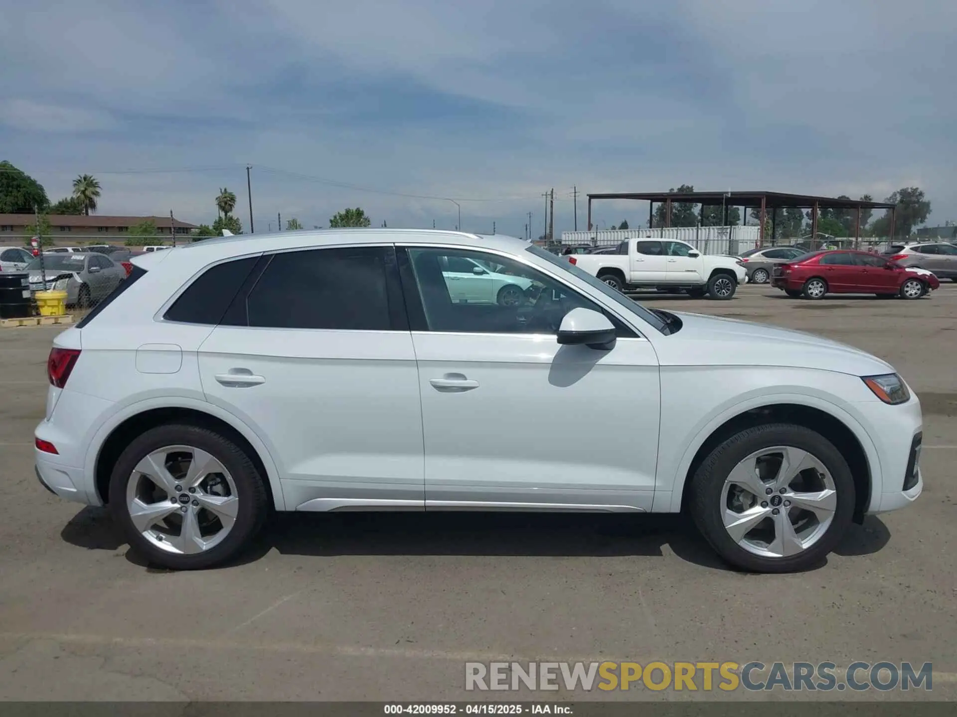 13 fotografías del automóvil dañado WA1BAAFY0M2069879 AUDI Q5 2021
