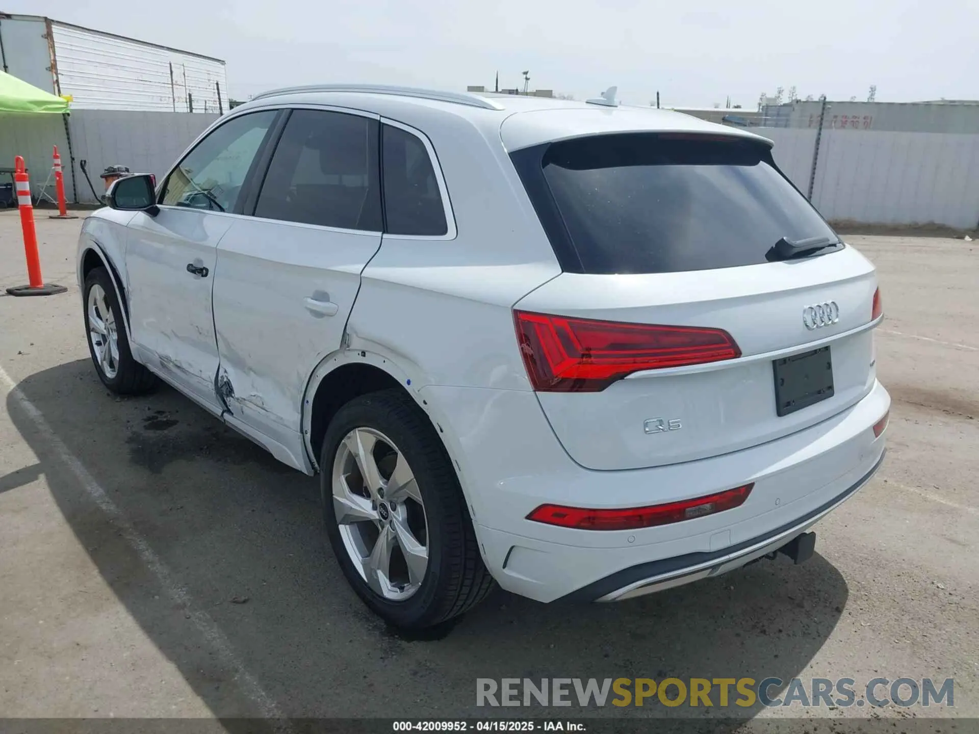 3 fotografías del automóvil dañado WA1BAAFY0M2069879 AUDI Q5 2021