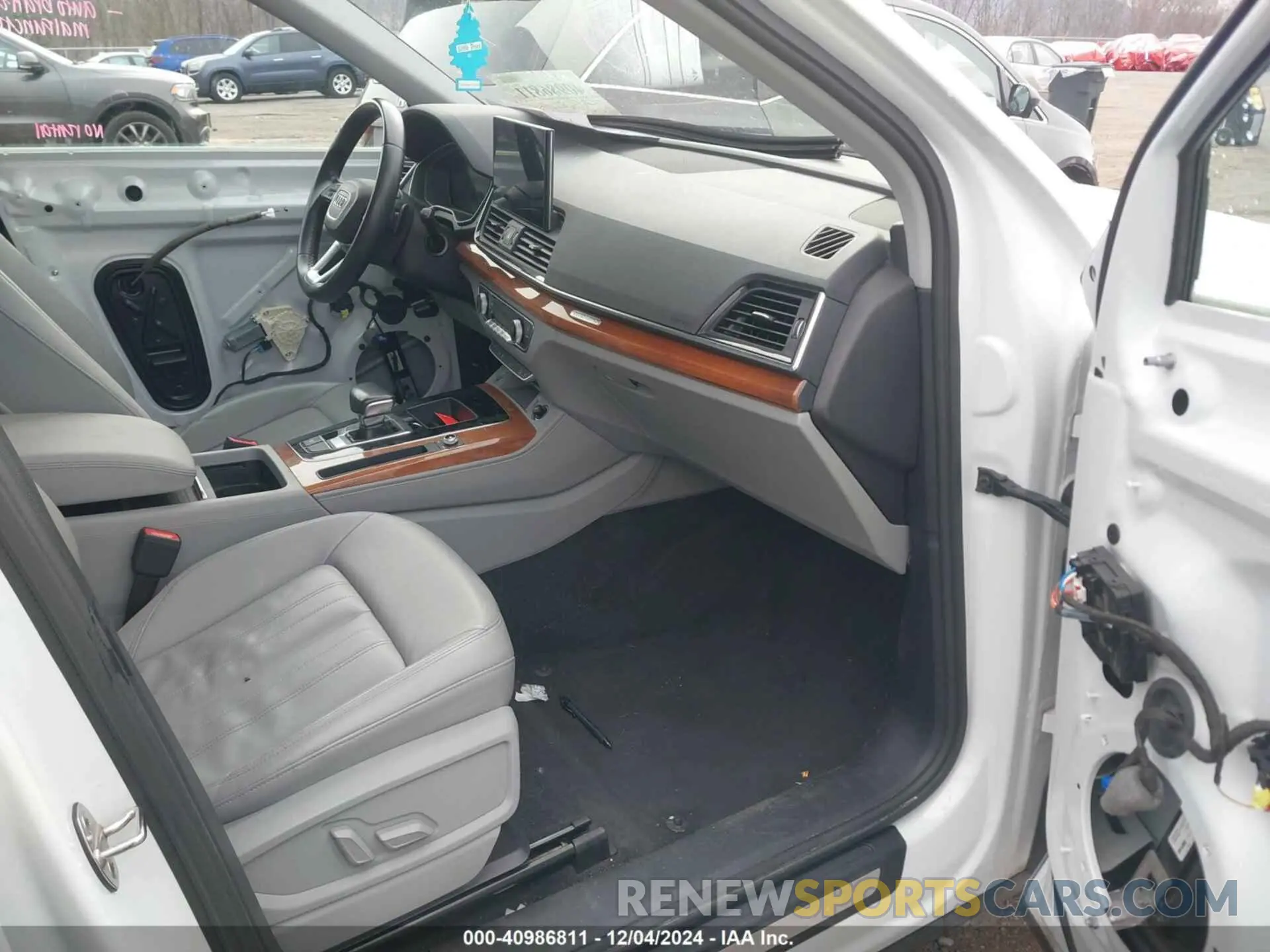5 fotografías del automóvil dañado WA1BAAFY0M2127103 AUDI Q5 2021