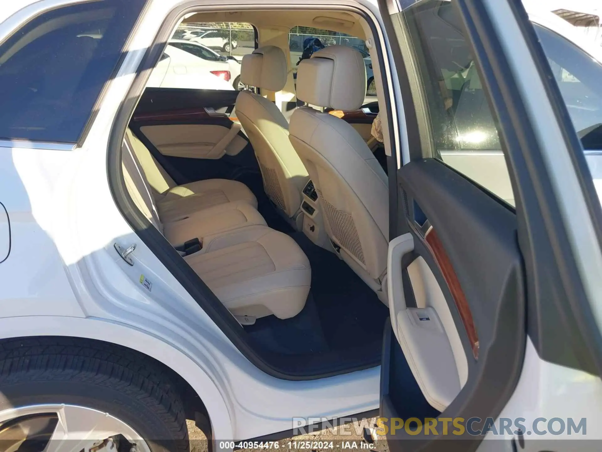 8 fotografías del automóvil dañado WA1BAAFY1M2081748 AUDI Q5 2021